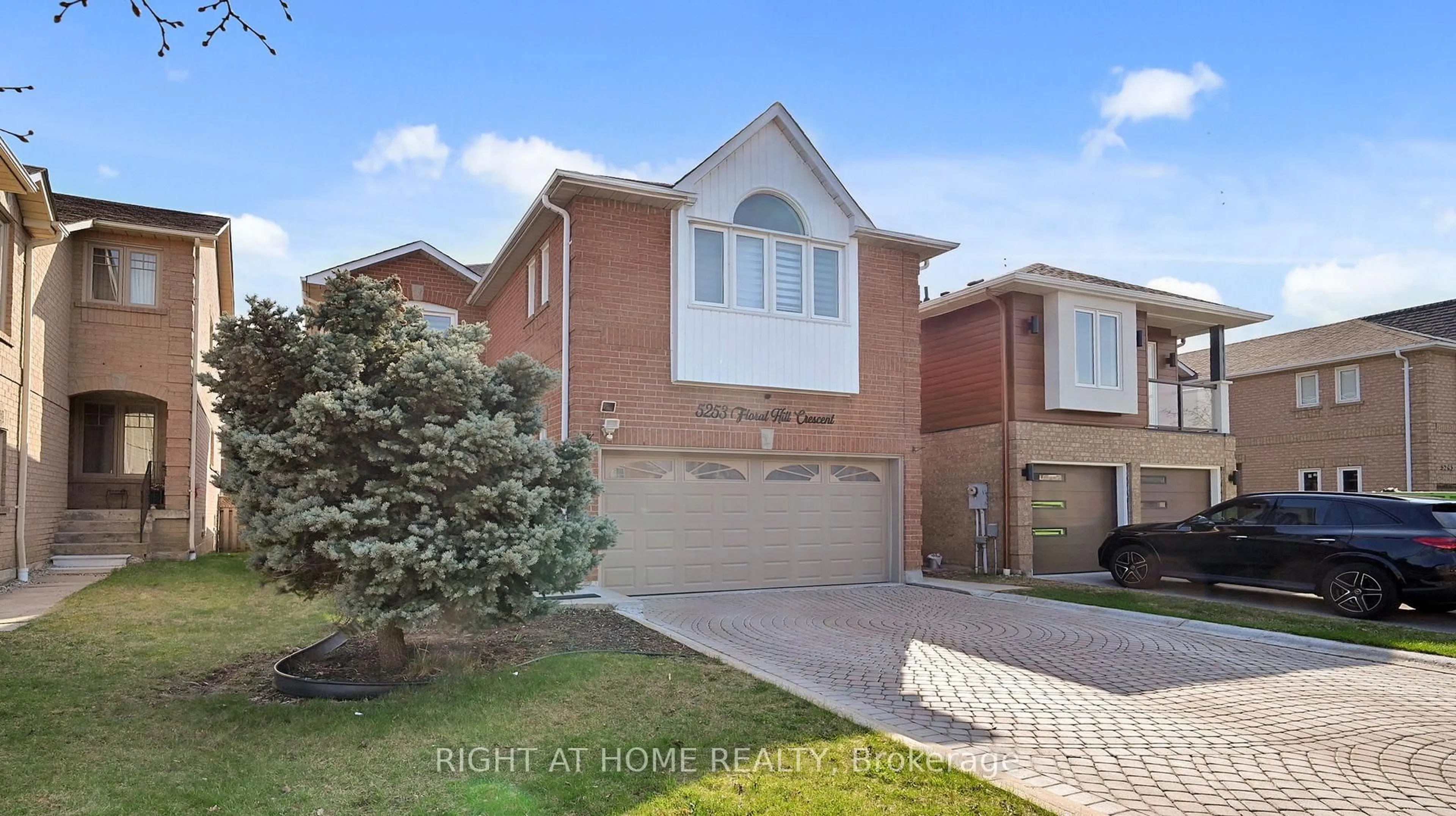 Home with brick exterior material, street for 5253 Floral Hill Cres, Mississauga Ontario L5V 1V4