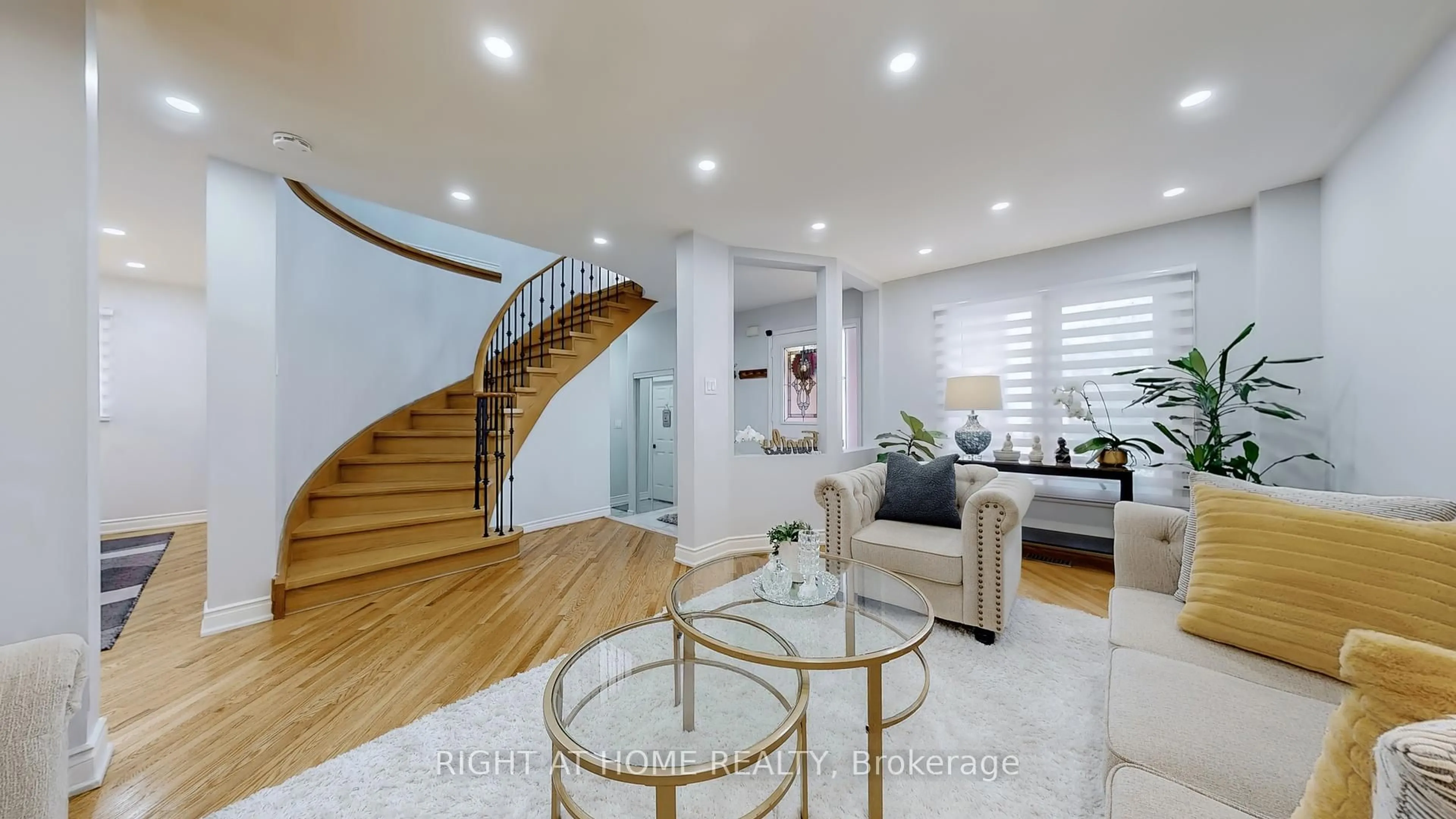 Unknown for 5253 Floral Hill Cres, Mississauga Ontario L5V 1V4