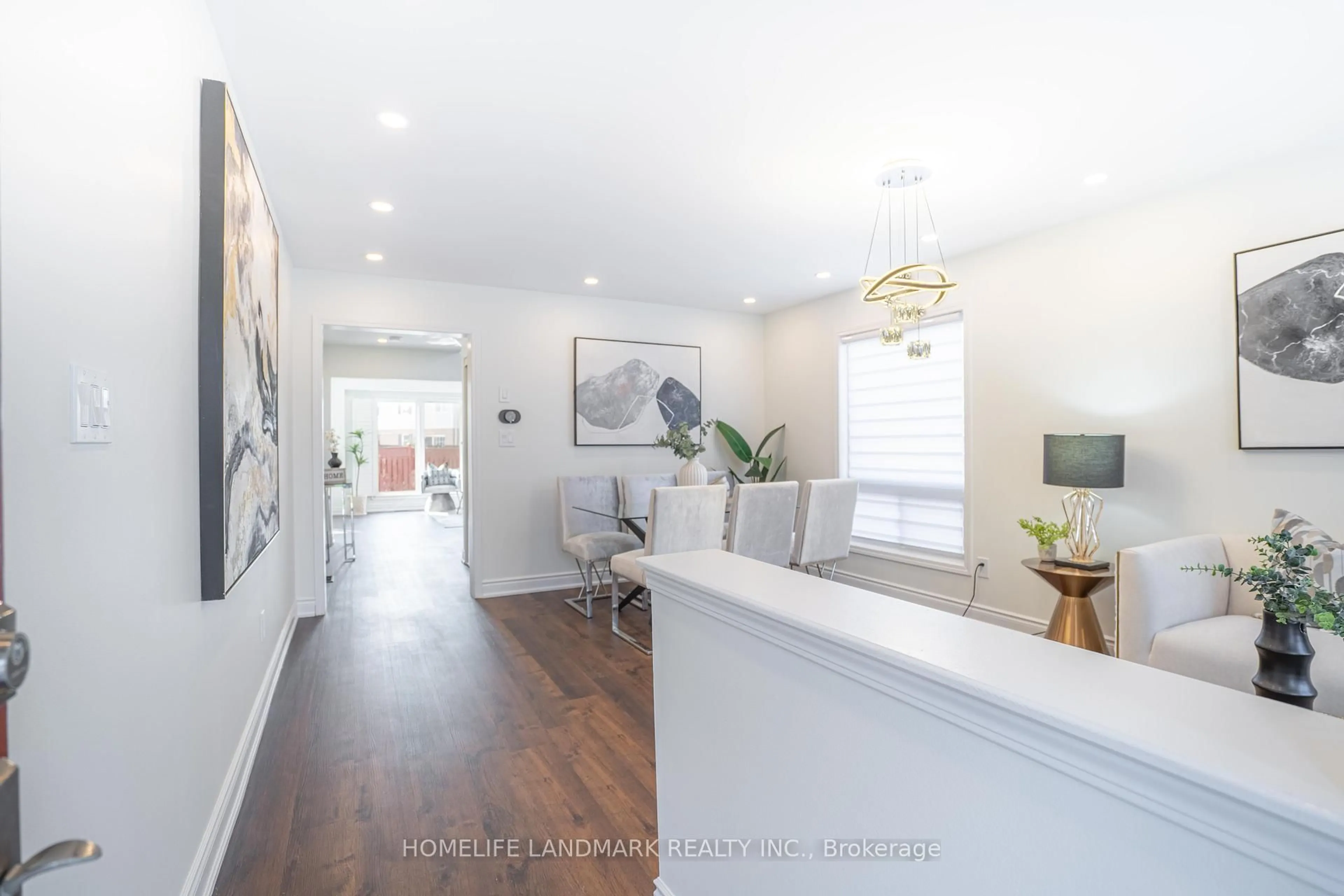 Indoor entryway for 36 Frontenac Cres, Brampton Ontario L7A 3M7