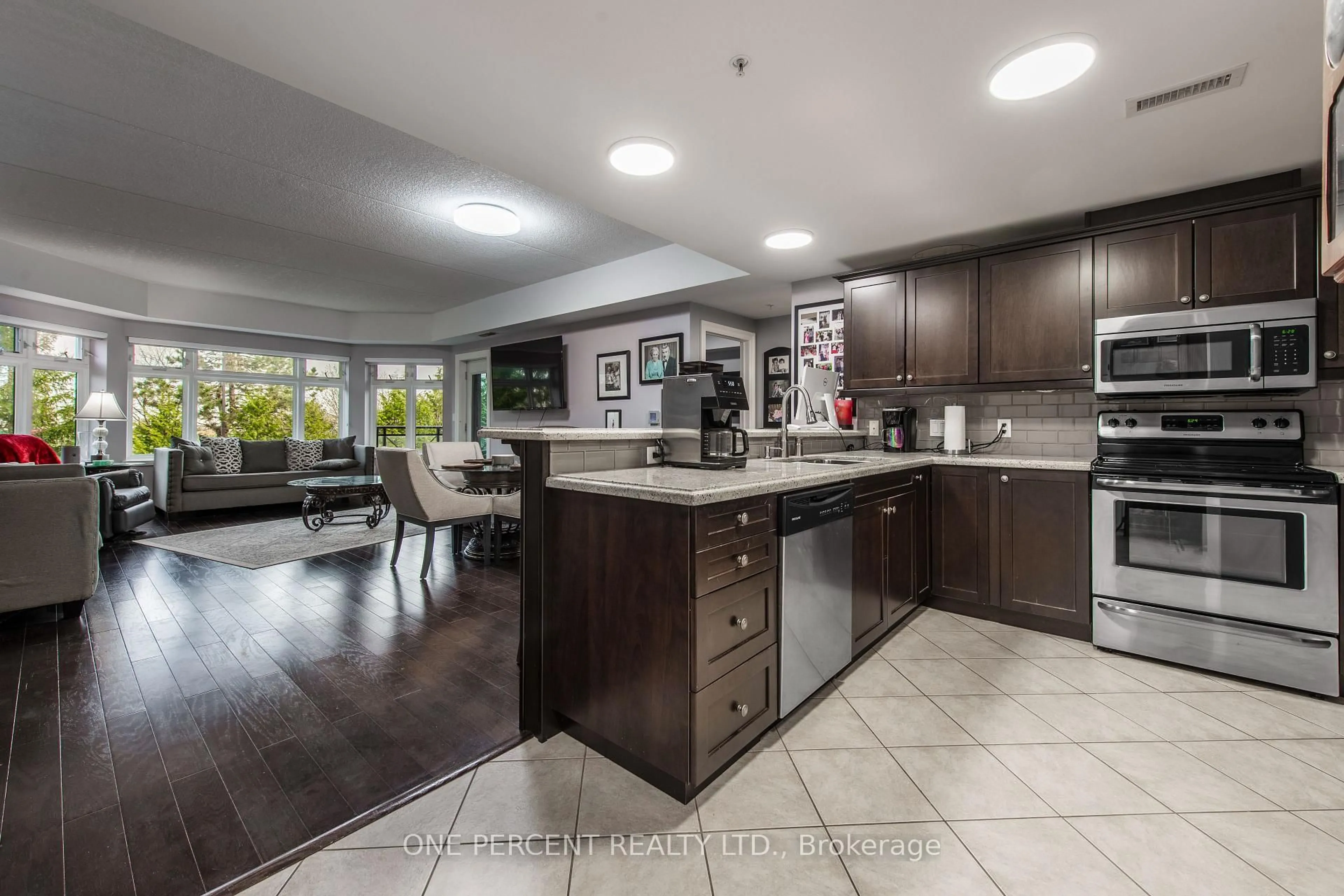 Open concept kitchen, ceramic/tile floor for 60 C Line #109, Orangeville Ontario L9W 0A9