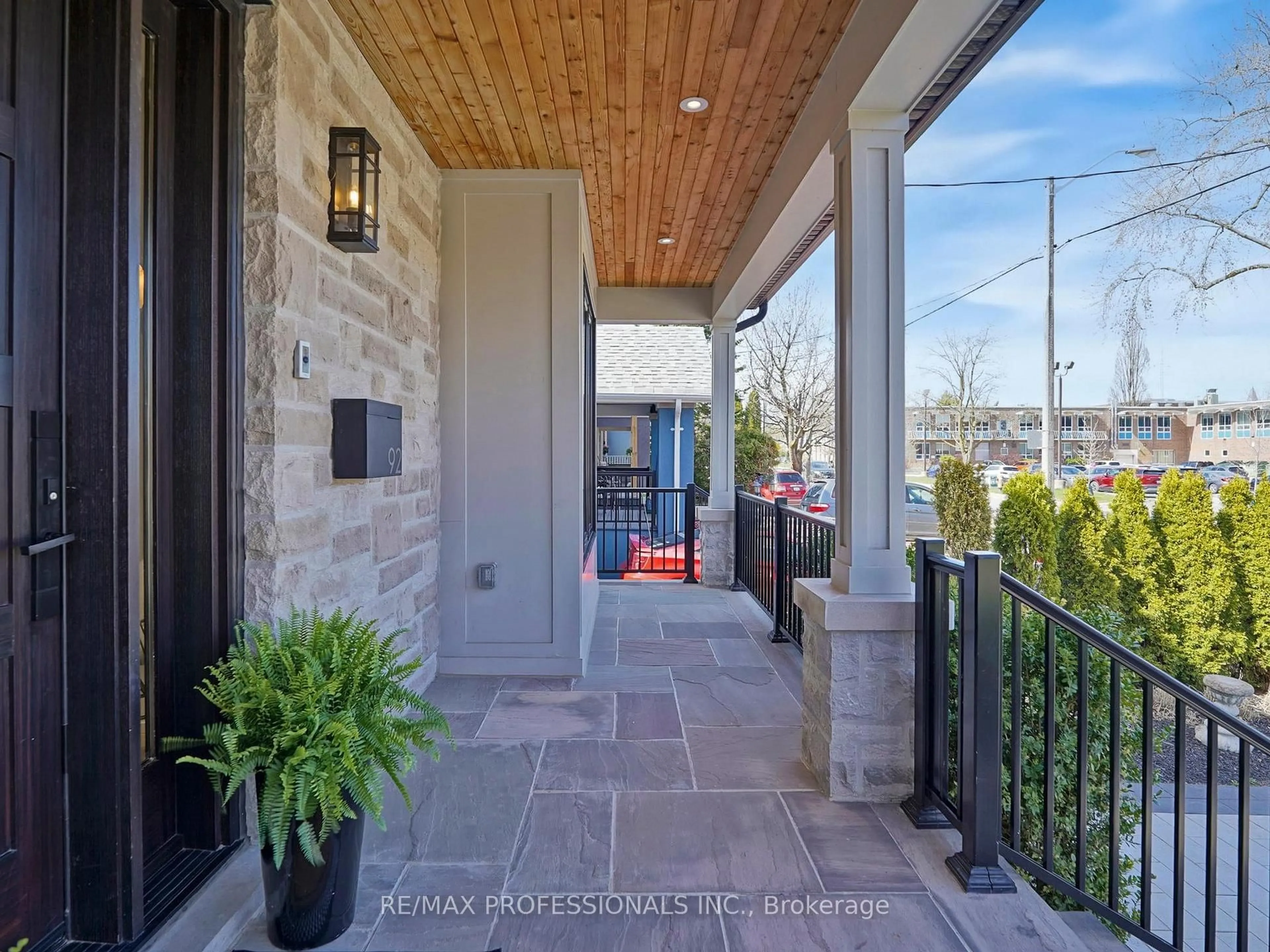 Indoor entryway for 92 George St, Toronto Ontario M8V 2S4