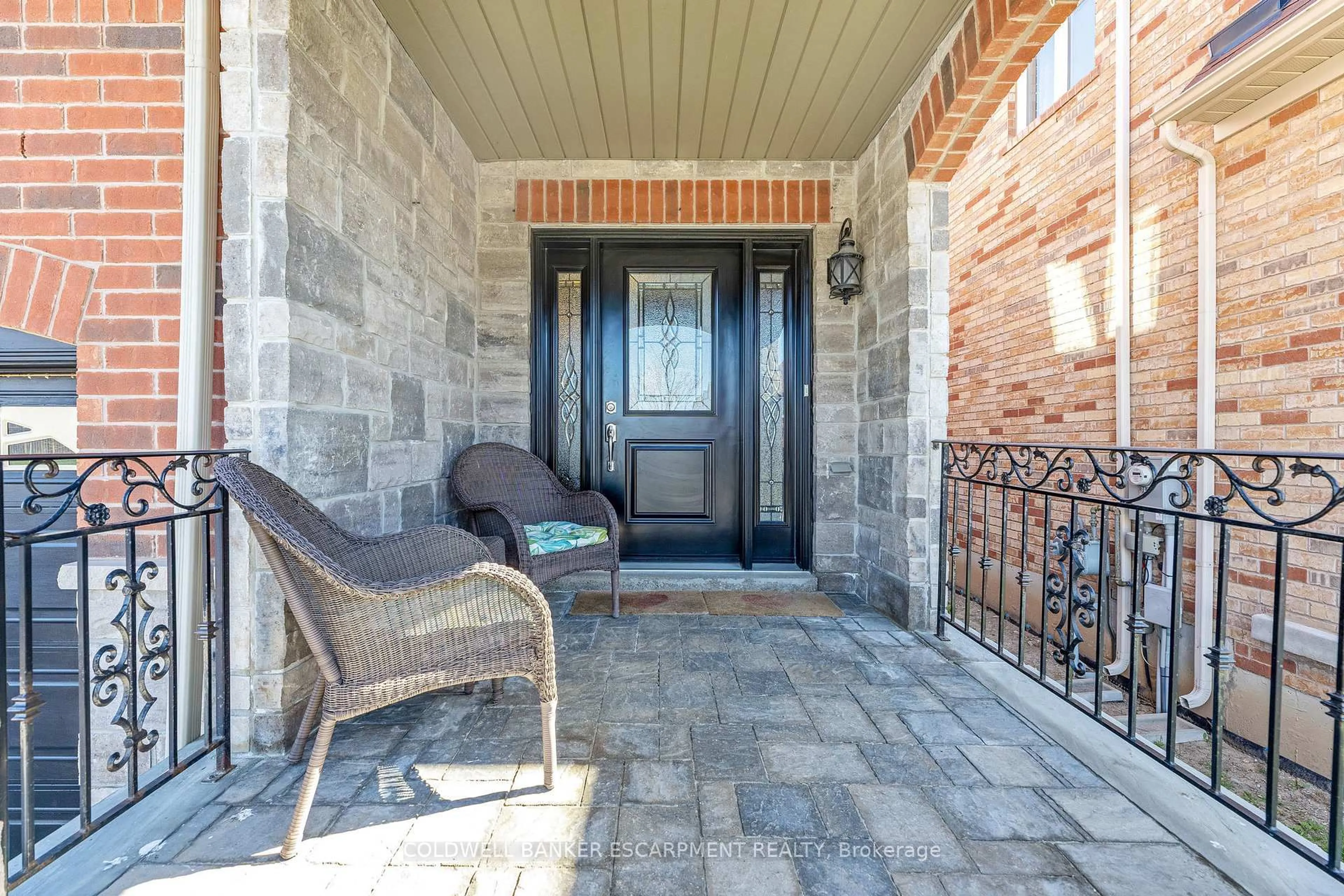 Indoor entryway for 602 Yates Dr, Milton Ontario L9T 7R1