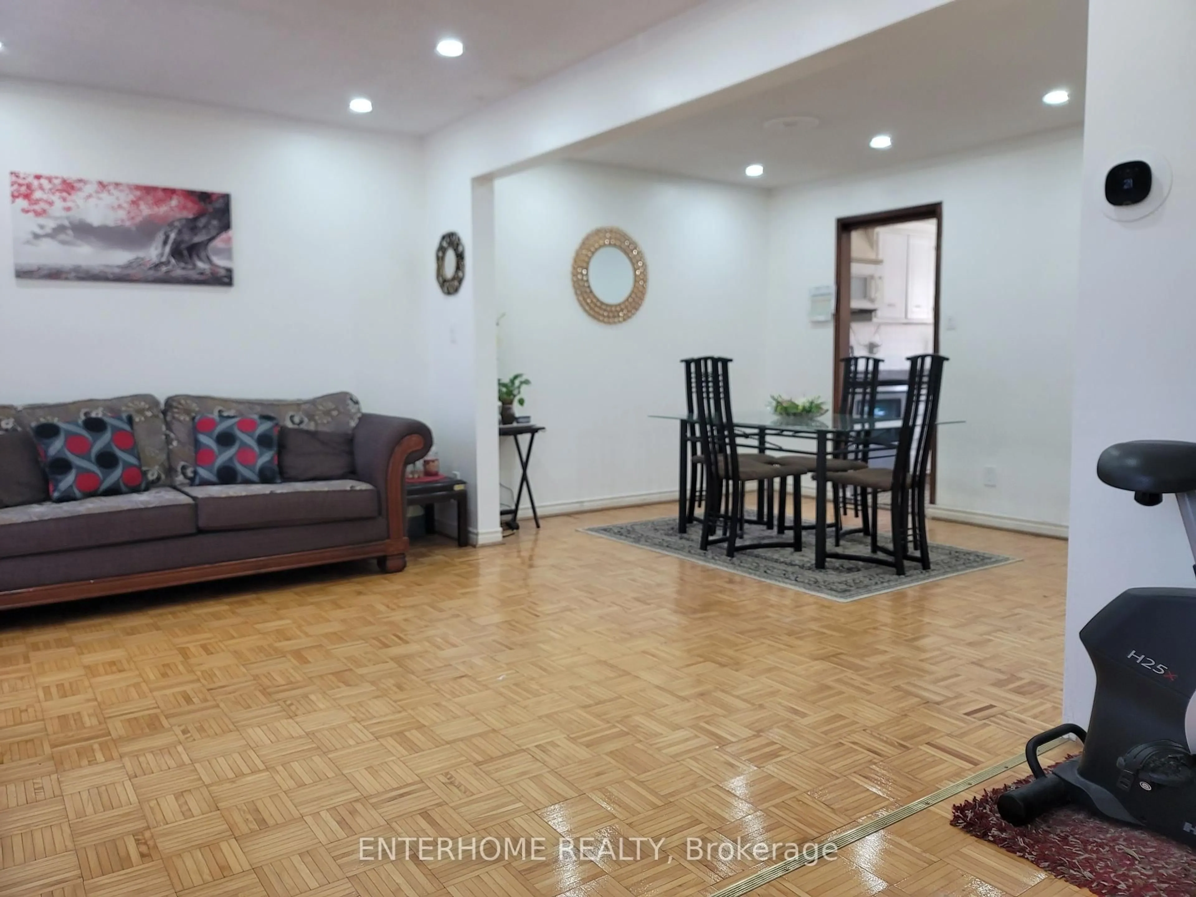 Living room with furniture, unknown for 1180 mississauga valley Blvd #4, Mississauga Ontario L5A 3M9