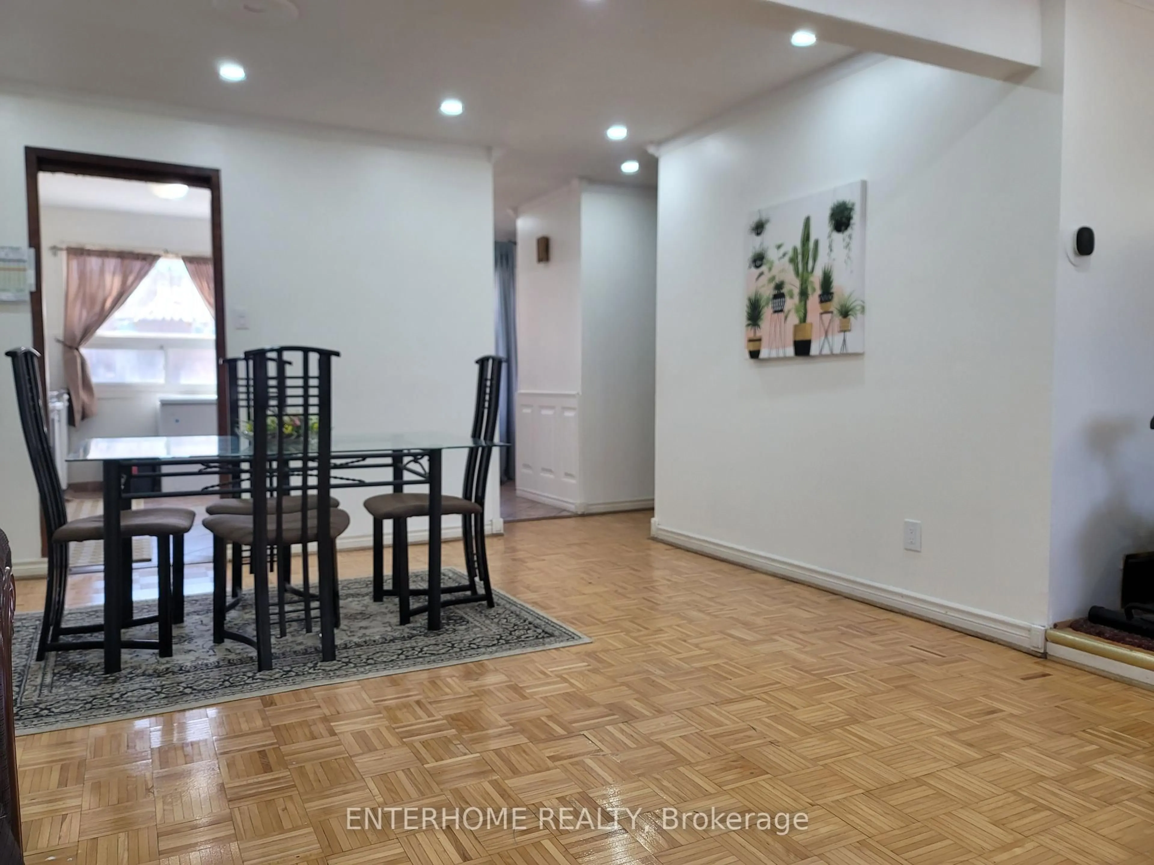 Unknown for 1180 mississauga valley Blvd #4, Mississauga Ontario L5A 3M9