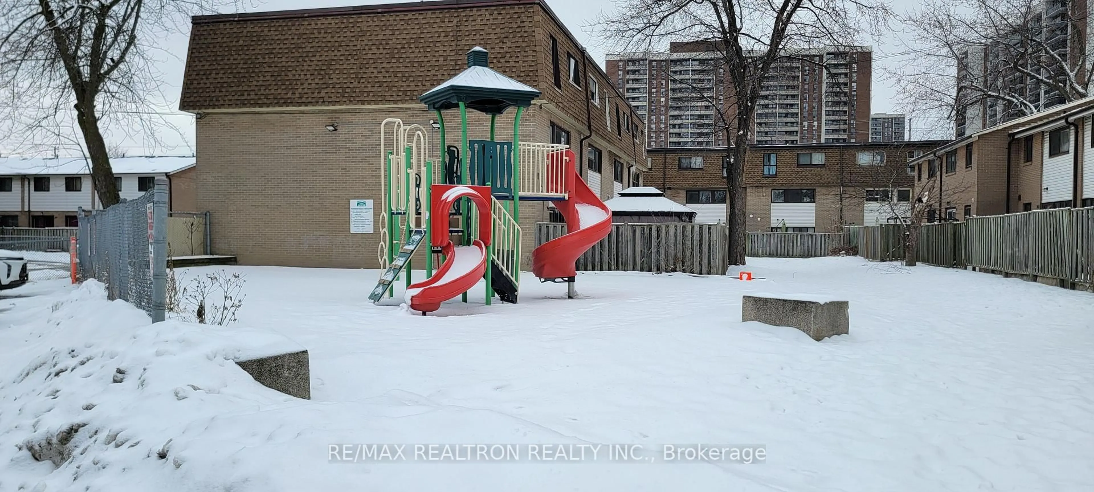 Blurry image for 34 Fleetwood Cres #63, Brampton Ontario L6T 2E5