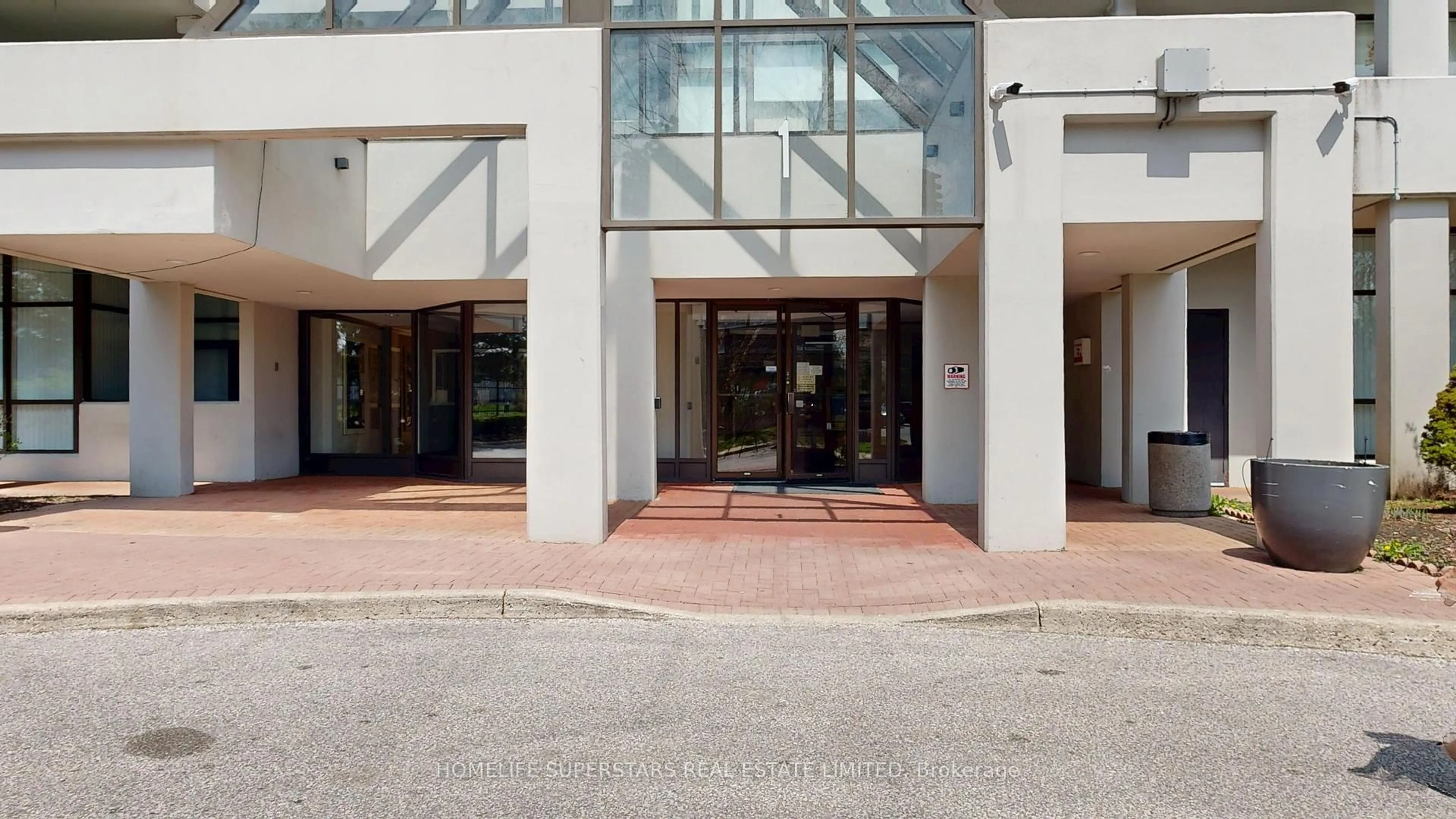 Indoor foyer for 1 Rowntree Rd #209, Toronto Ontario M9V 5G7