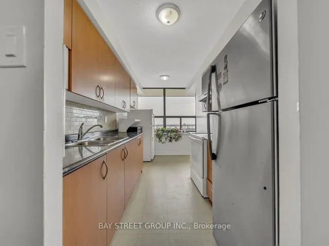Additional property image - 18 Knightsbridge Rd Unit 1003
