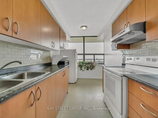 Additional property image - 18 Knightsbridge Rd Unit 1003