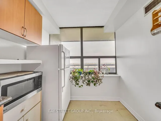 Additional property image - 18 Knightsbridge Rd Unit 1003
