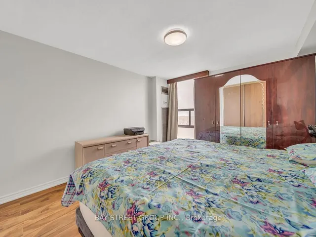 Additional property image - 18 Knightsbridge Rd Unit 1003