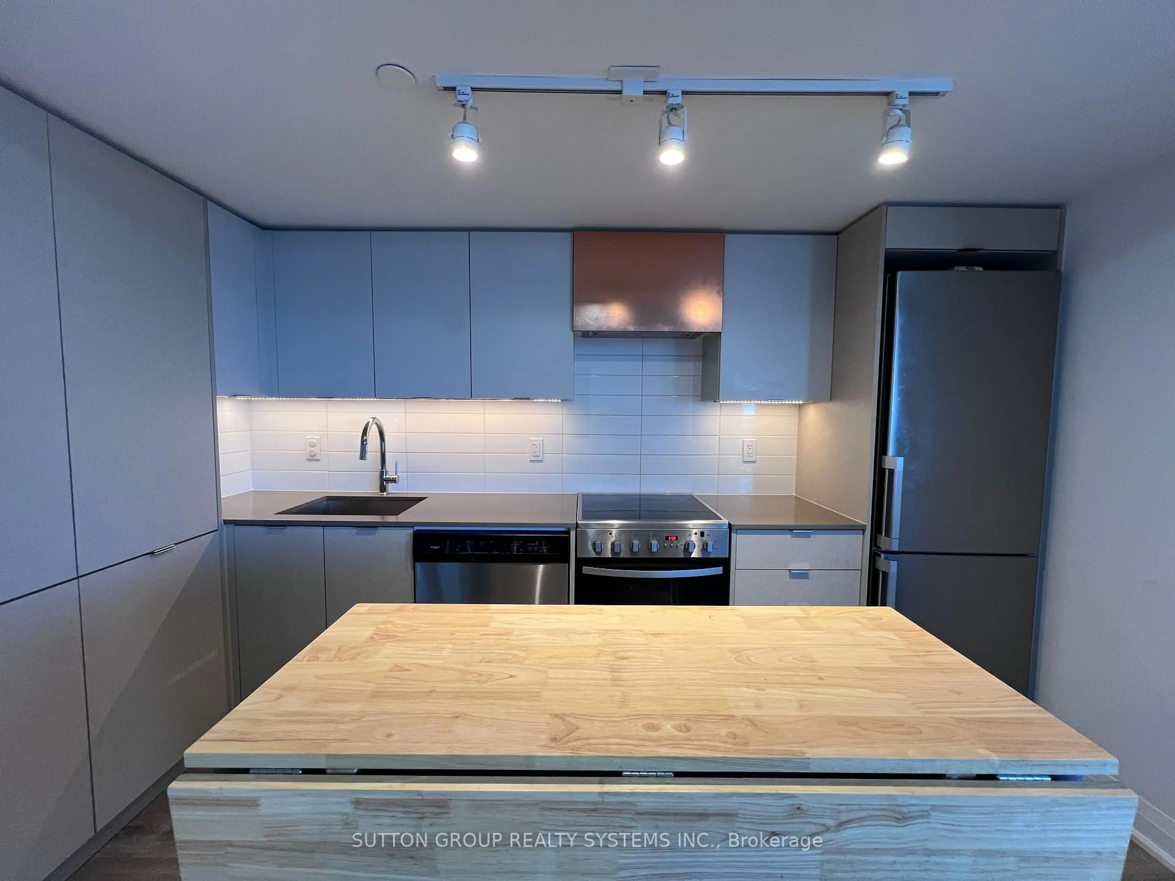 Unknown for 30 Gibbs Rd #1107, Toronto Ontario M9B 0E4