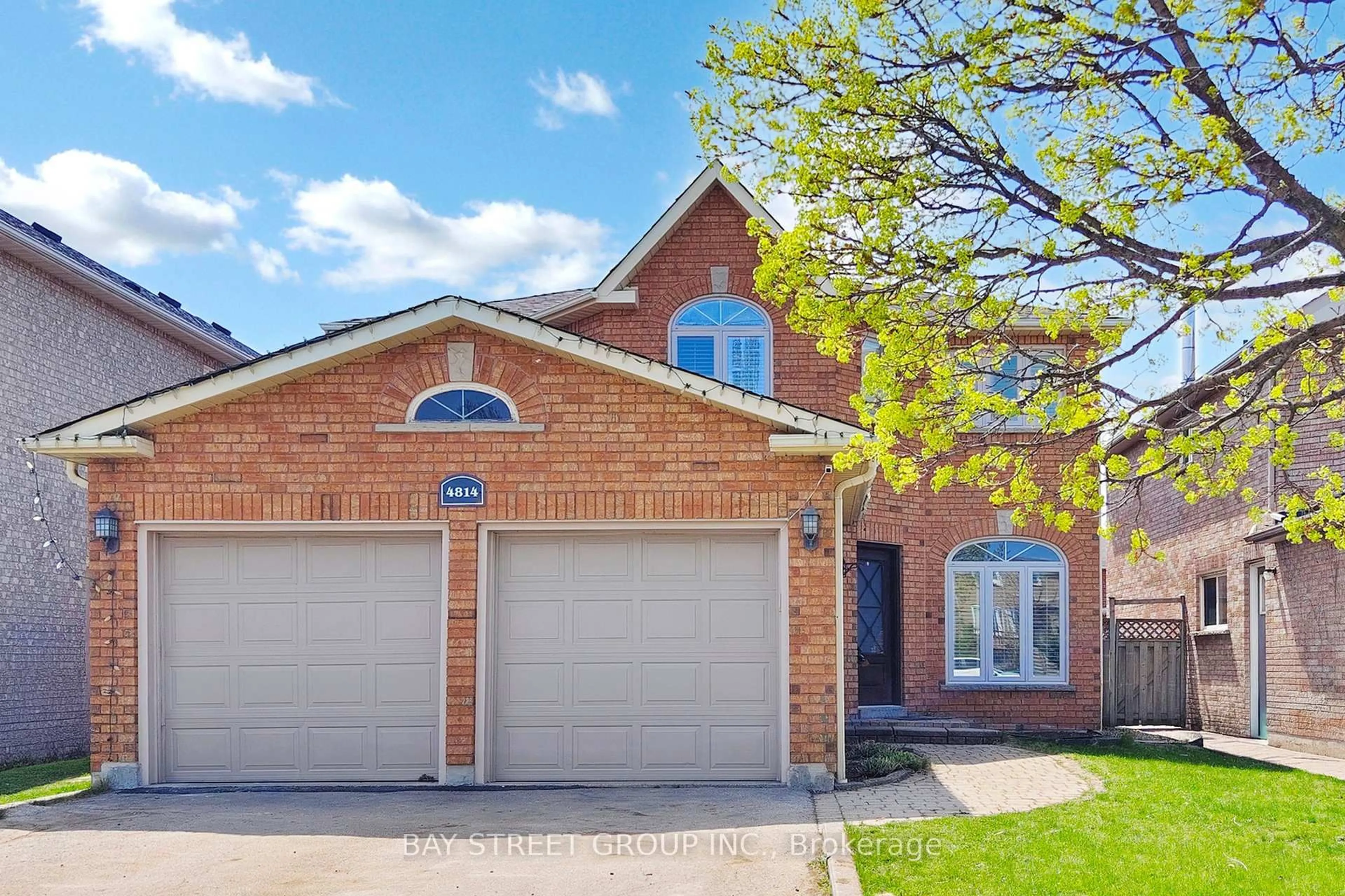 Home with brick exterior material, street for 4814 Rathkeale Rd, Mississauga Ontario L5V 1H3