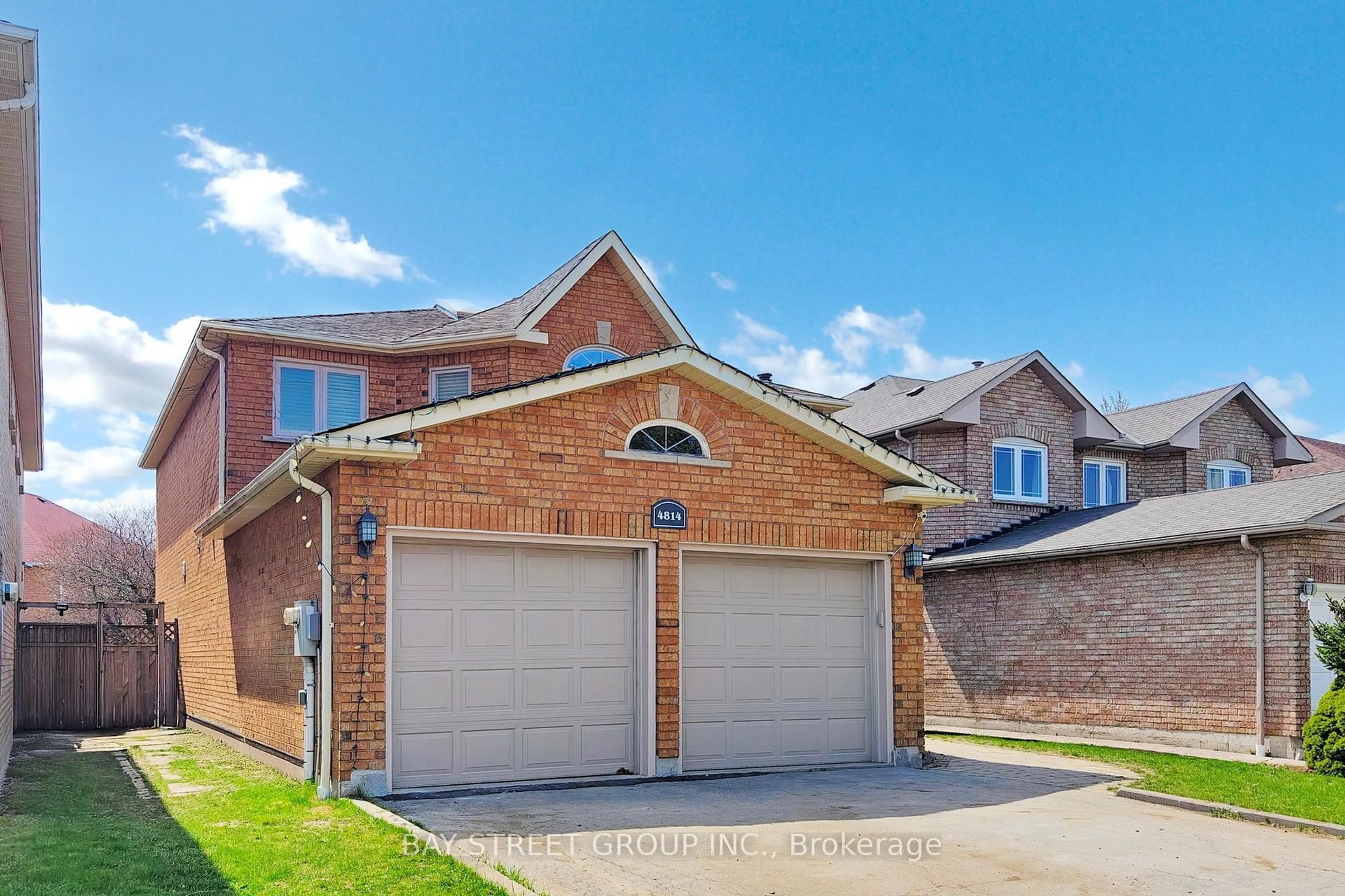 Home with brick exterior material, street for 4814 Rathkeale Rd, Mississauga Ontario L5V 1H3