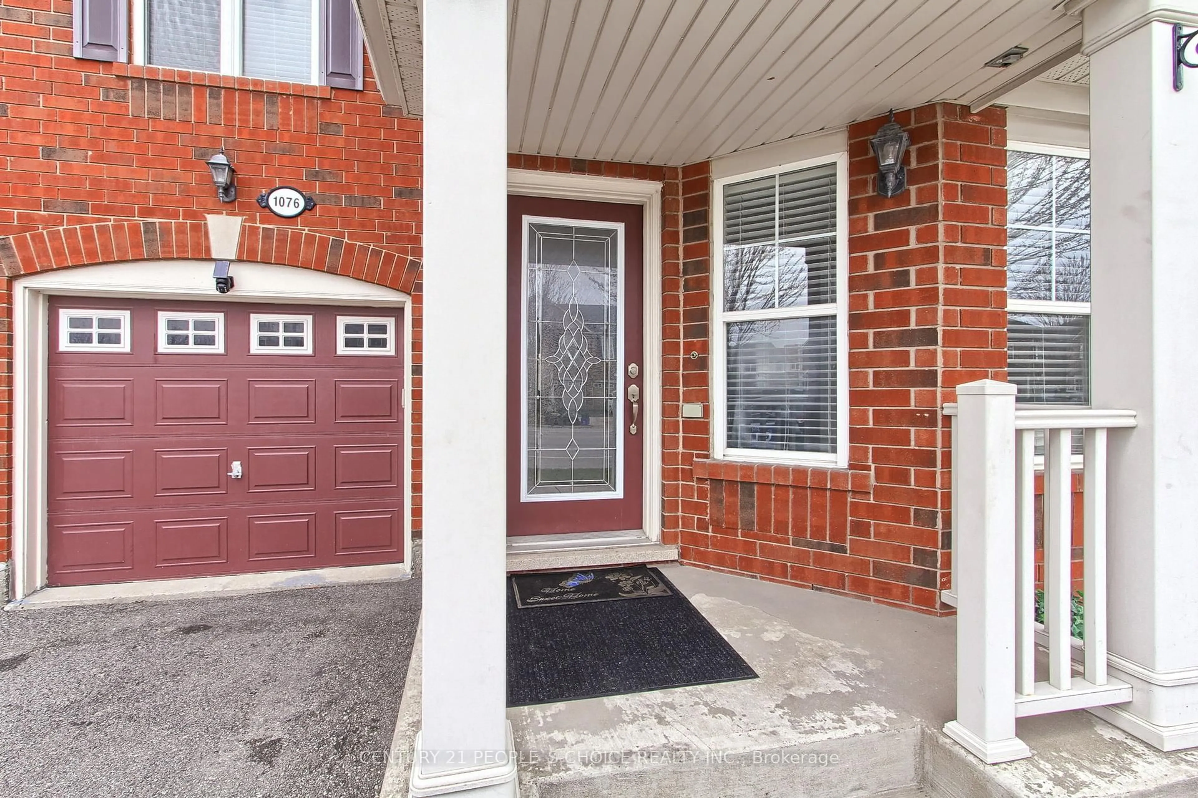 Indoor entryway for 1076 Clark Blvd, Milton Ontario L9T 6Y5
