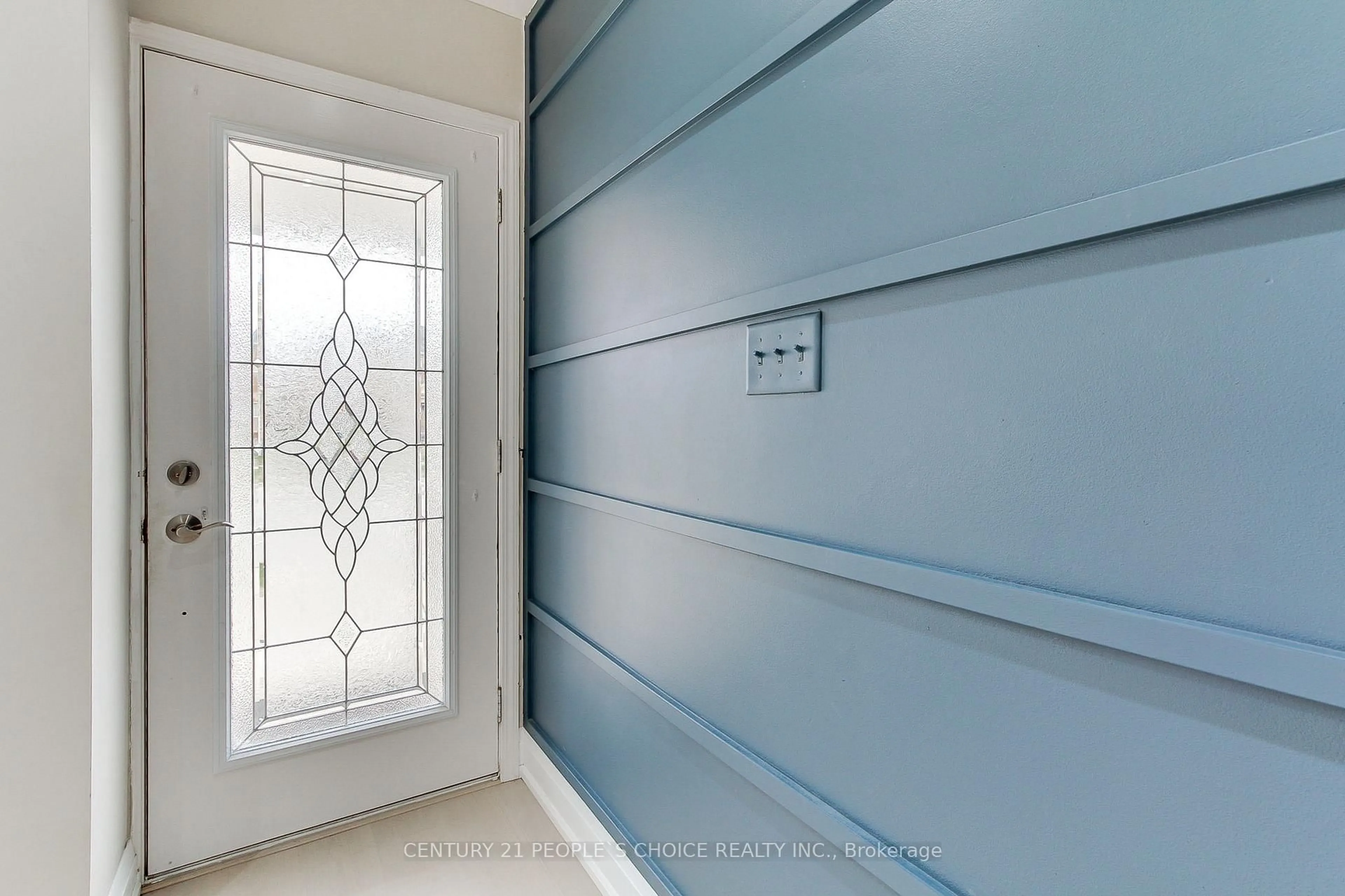 Indoor entryway for 1076 Clark Blvd, Milton Ontario L9T 6Y5