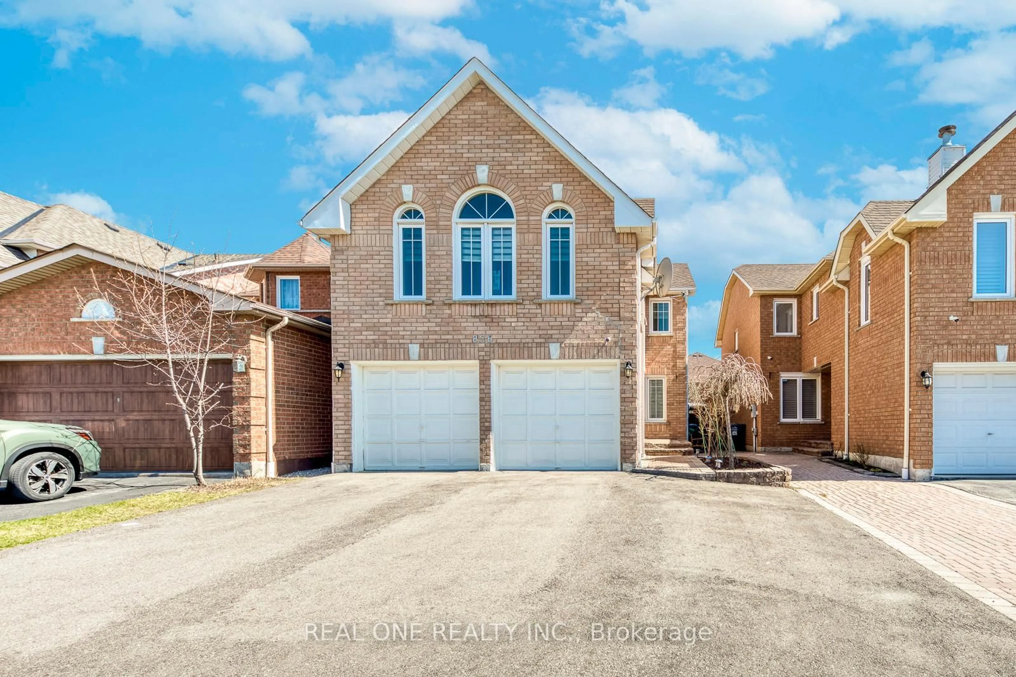 Home with brick exterior material, street for 826 Winterton Way, Mississauga Ontario L5V 2A5