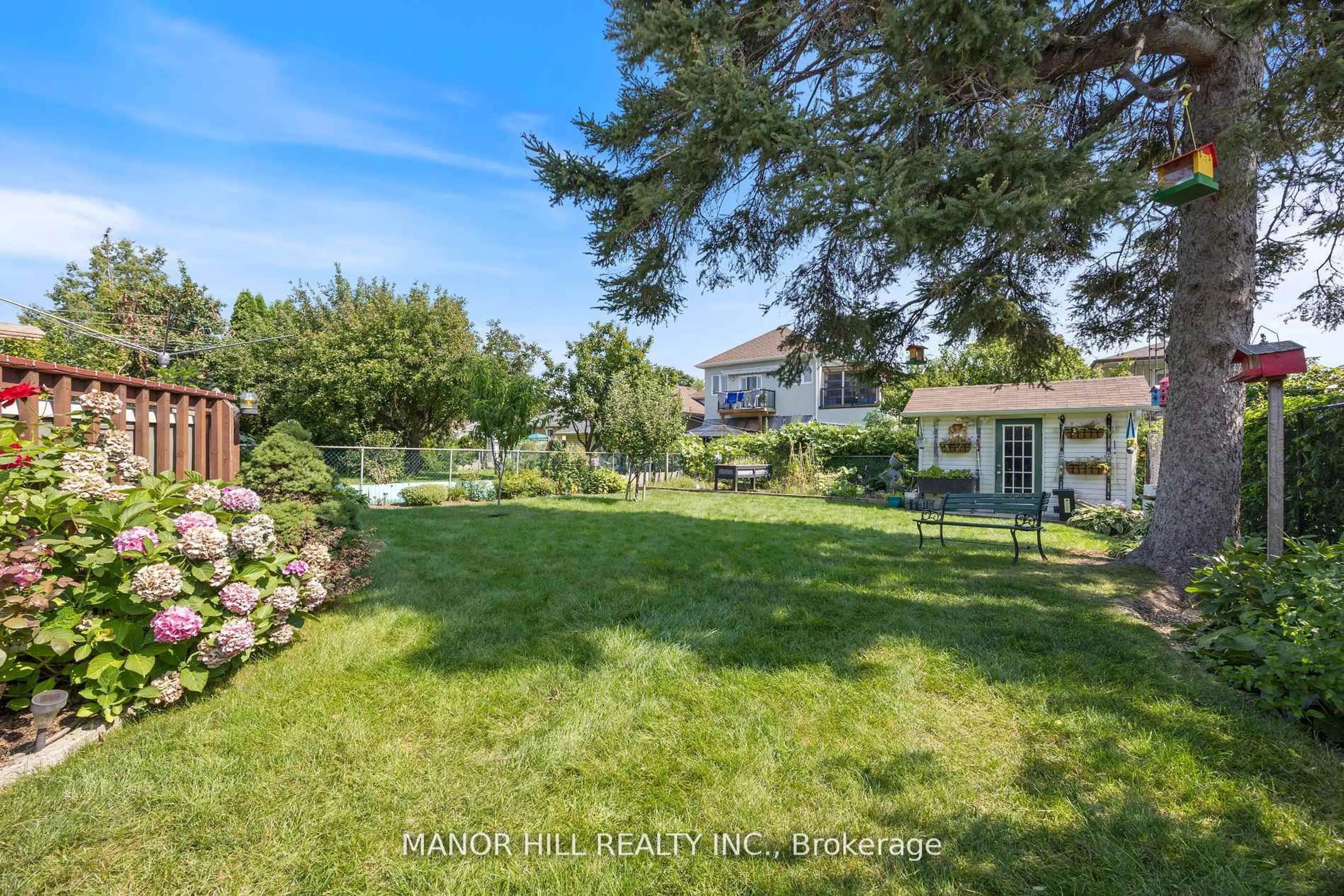 A pic from outside/outdoor area/front of a property/back of a property/a pic from drone, water/lake/river/ocean view for 31 Chartwell Rd, Toronto Ontario M8Z 4E9