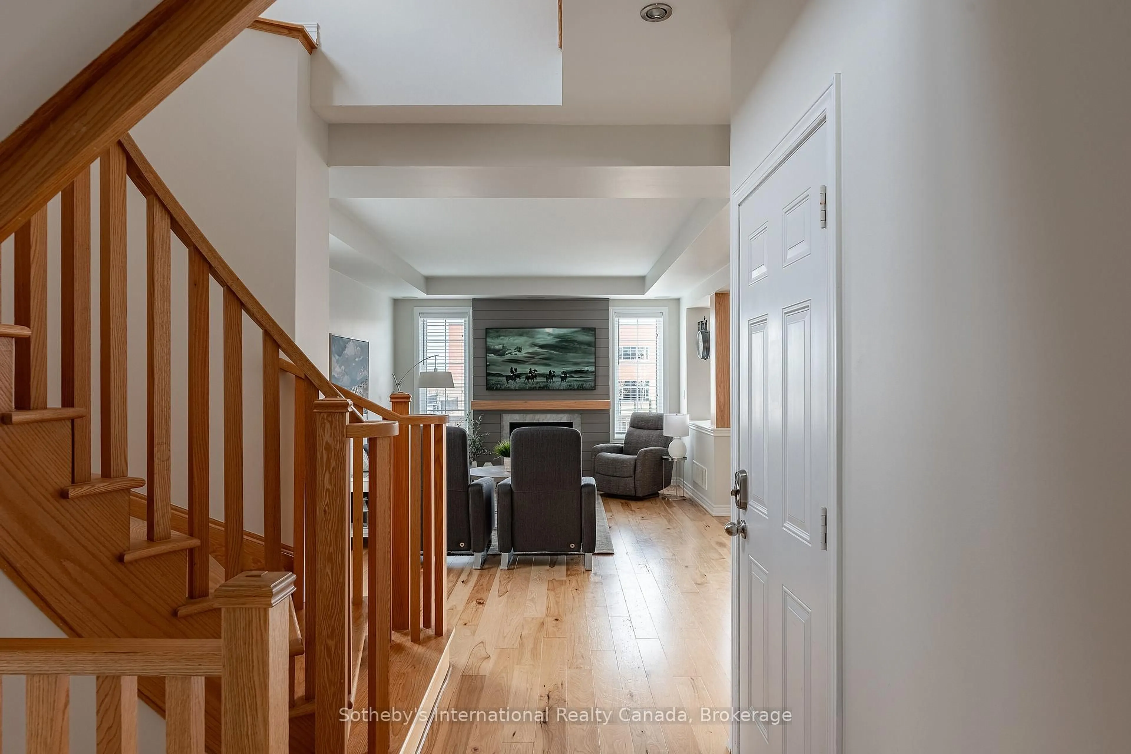 Indoor entryway for 4678 Ray Lane, Burlington Ontario L7M 0L3