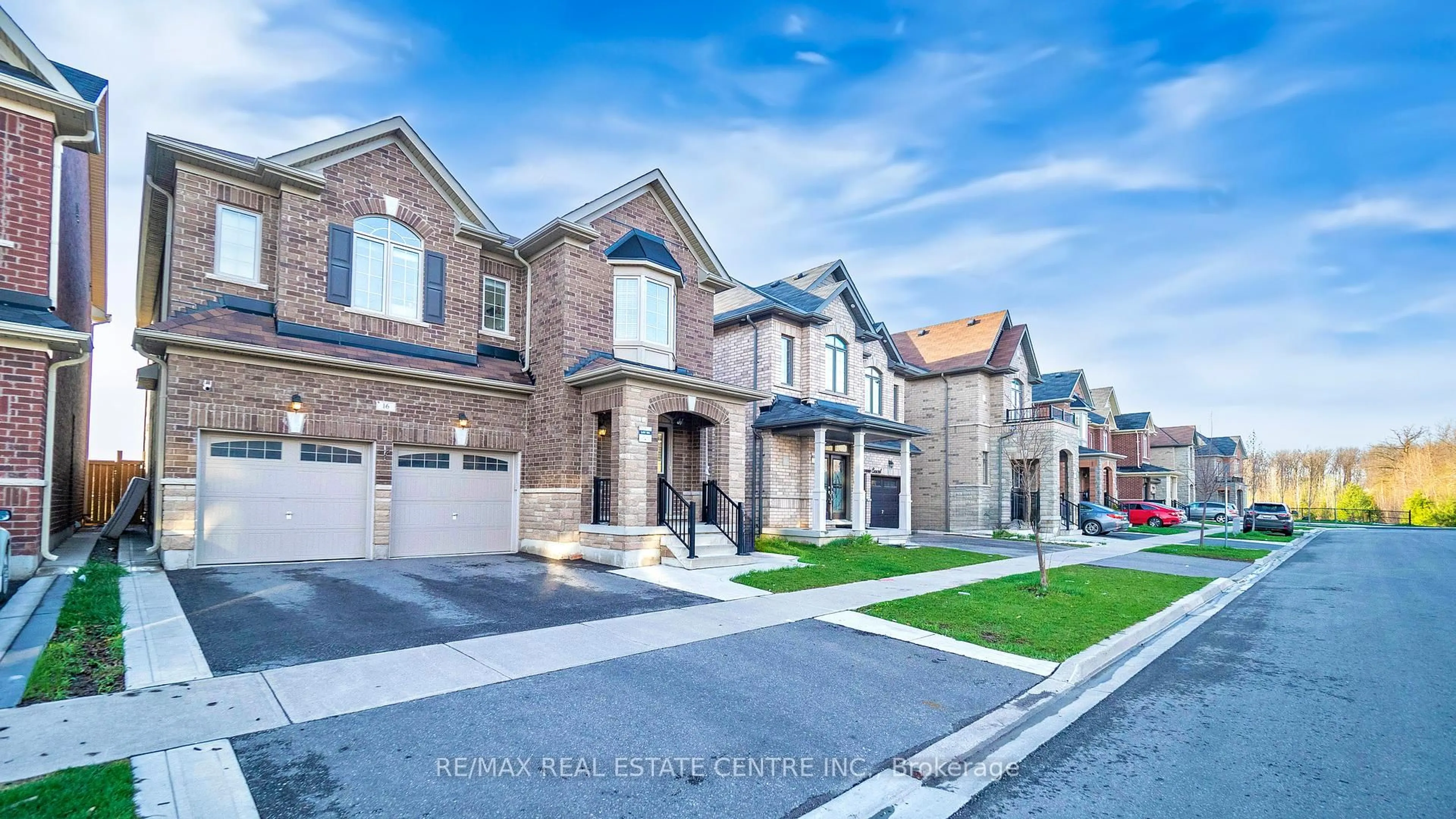 Home with brick exterior material, street for 16 O'connor Cres, Brampton Ontario L7A 5A6