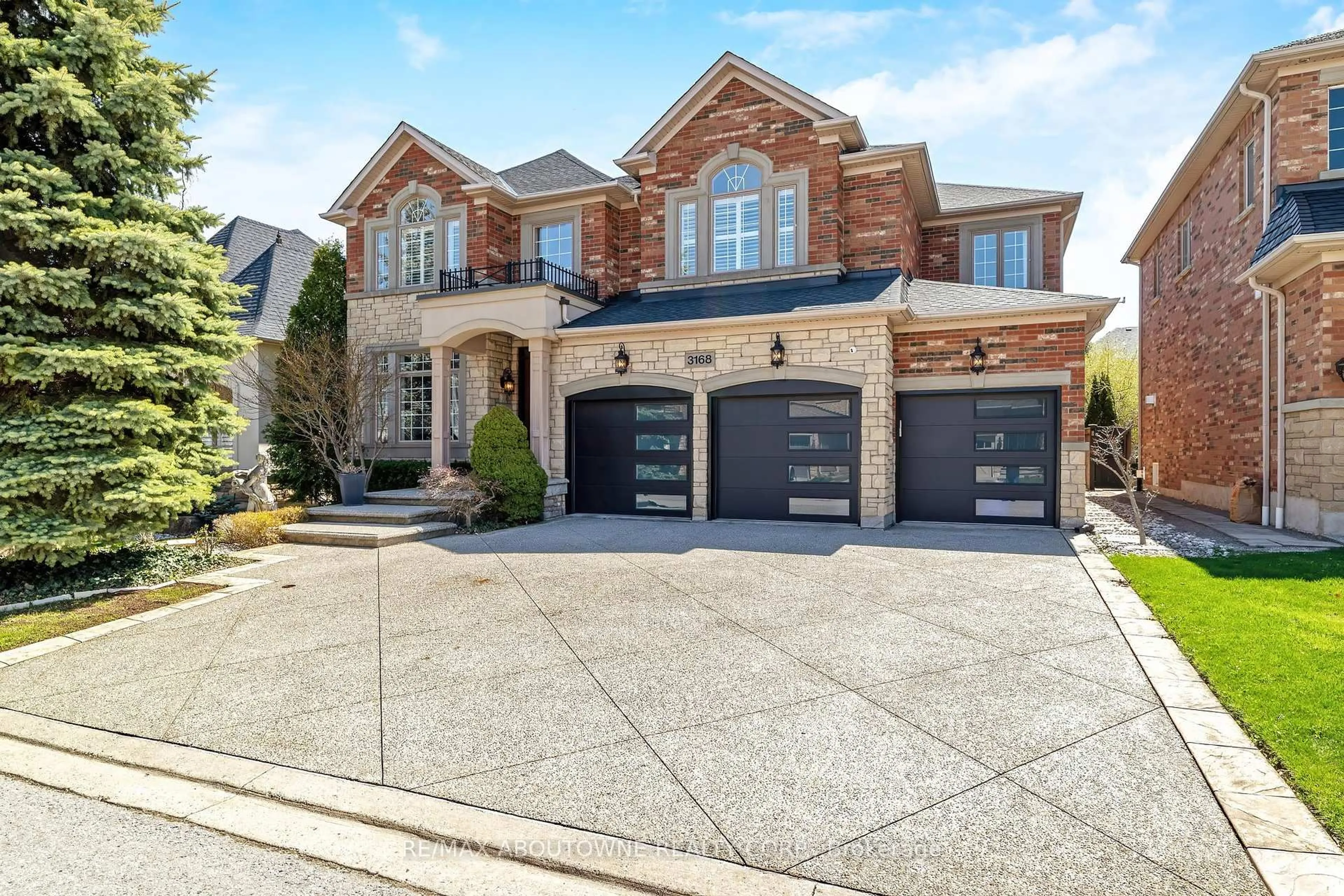Home with brick exterior material, street for 3168 Saddleworth Cres, Oakville Ontario L6M 0A8