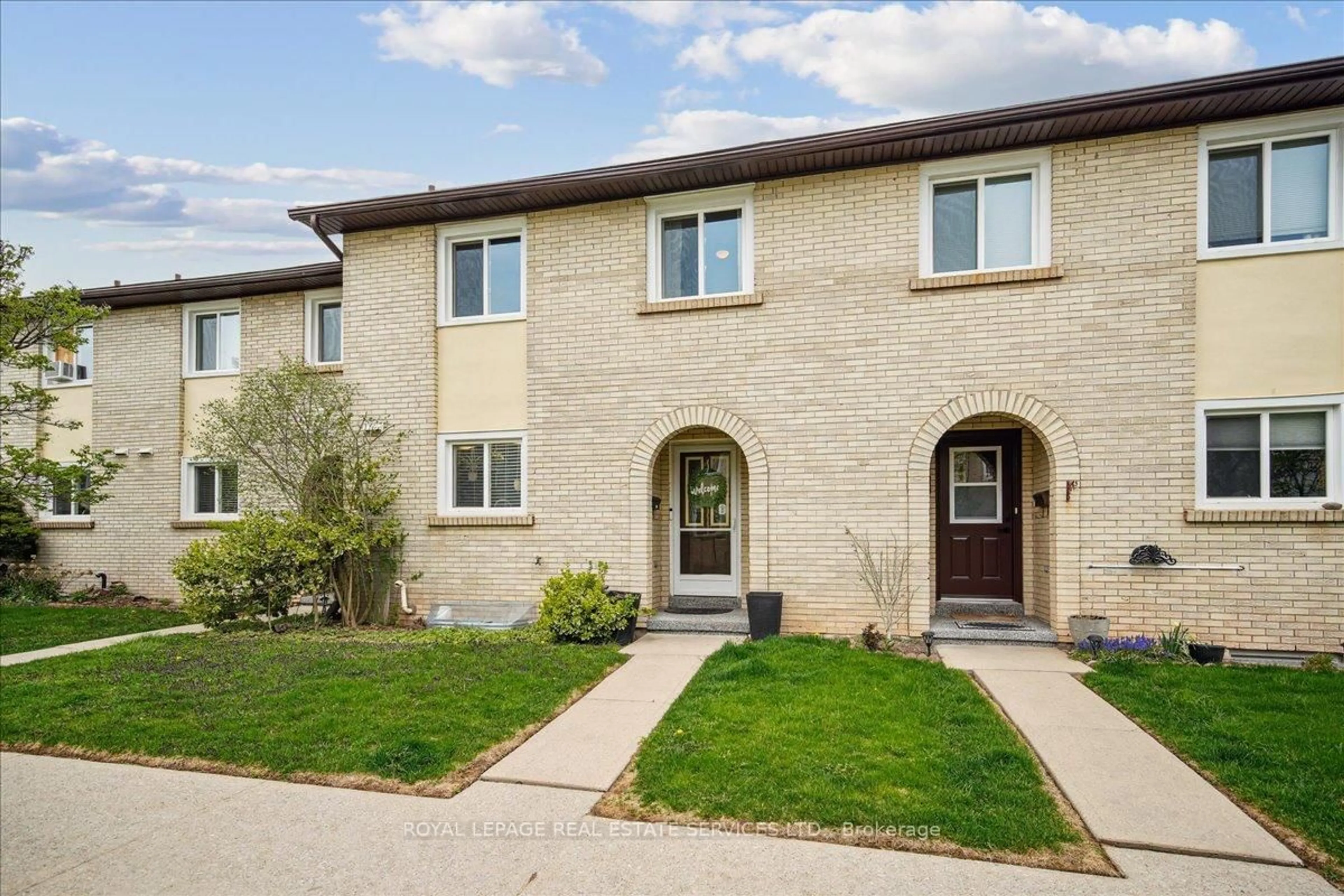 Home with brick exterior material, street for 1450 Sixth Line #19, Oakville Ontario L6H 1X7