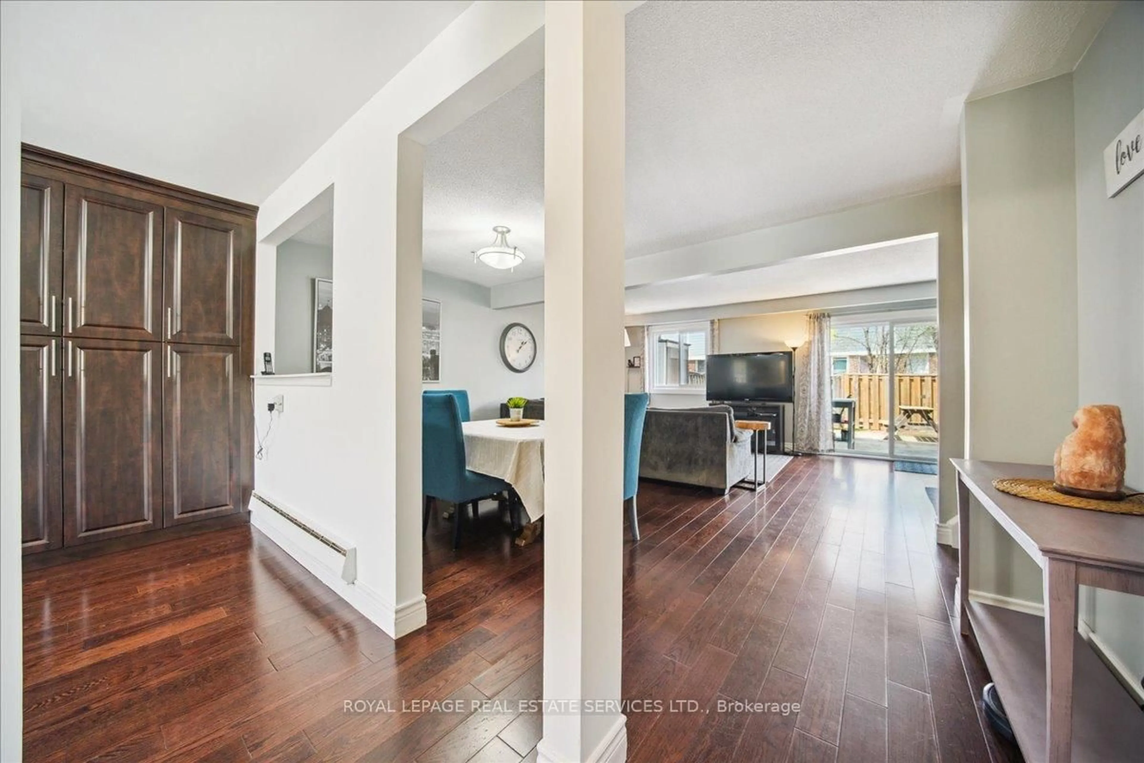 Indoor entryway for 1450 Sixth Line #19, Oakville Ontario L6H 1X7