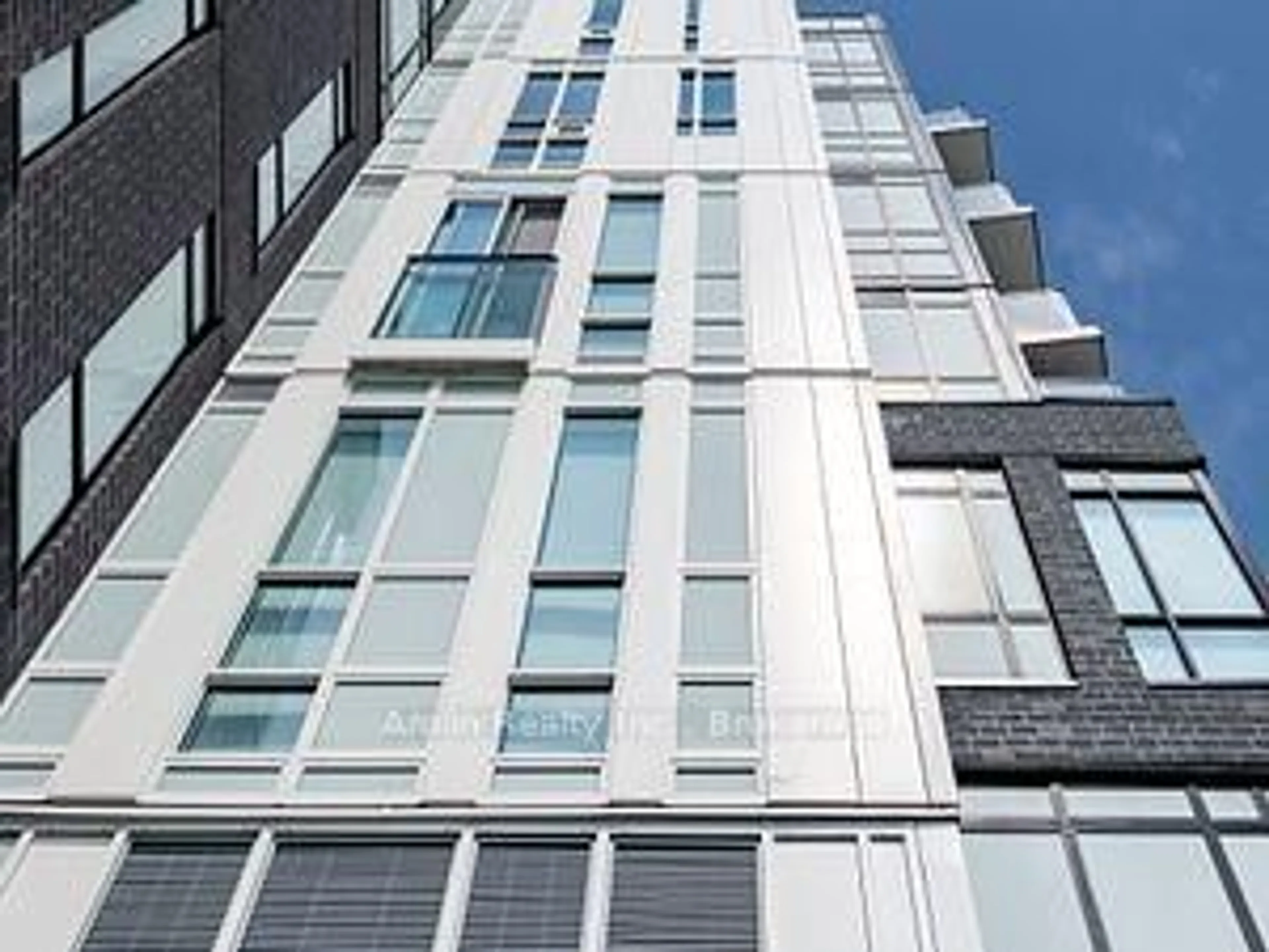 Home with vinyl exterior material, building for 3005 Pine Glen Rd #403, Oakville Ontario L6M 5P5
