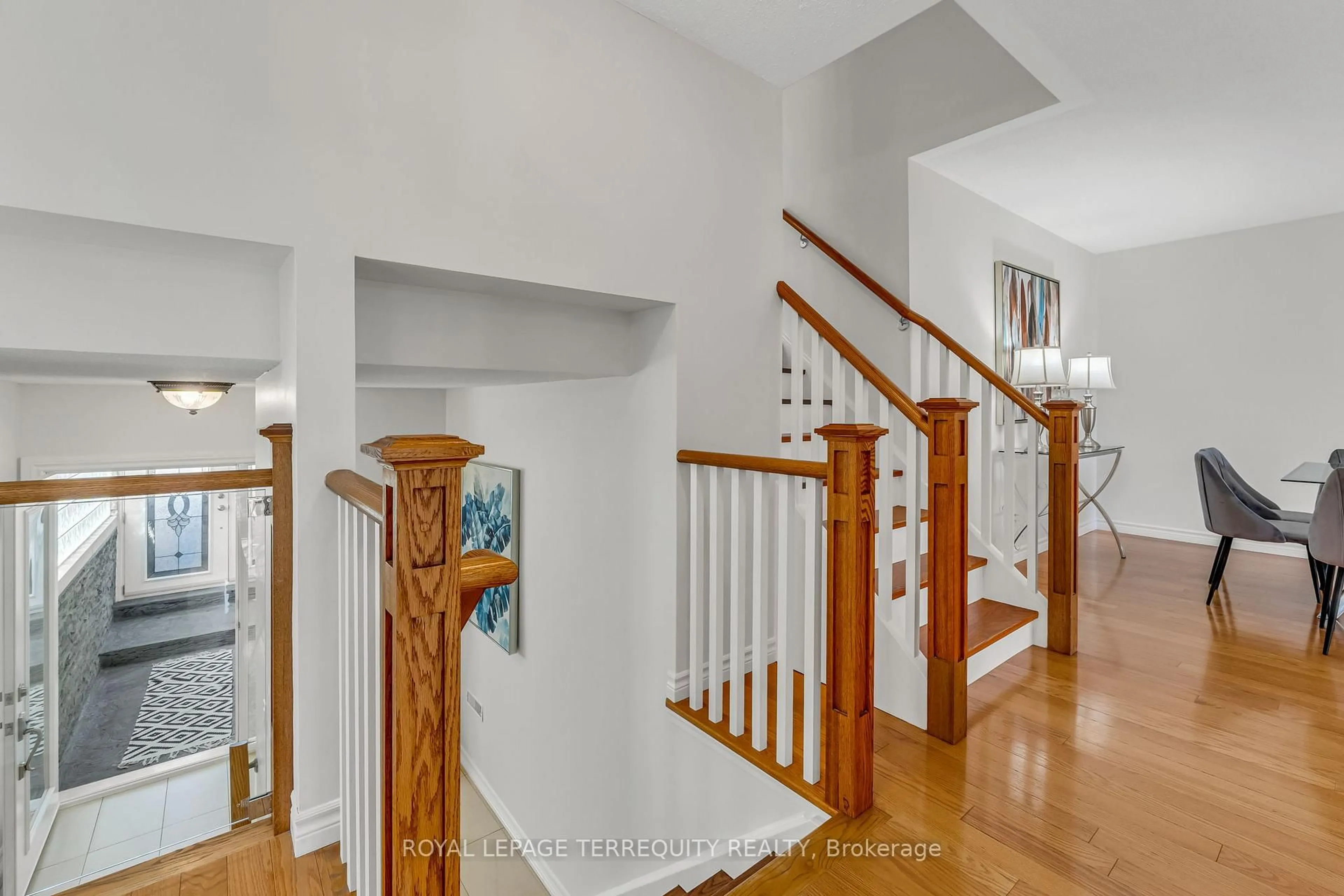 Unknown for 2476 Mainroyal St, Mississauga Ontario L5L 1C9