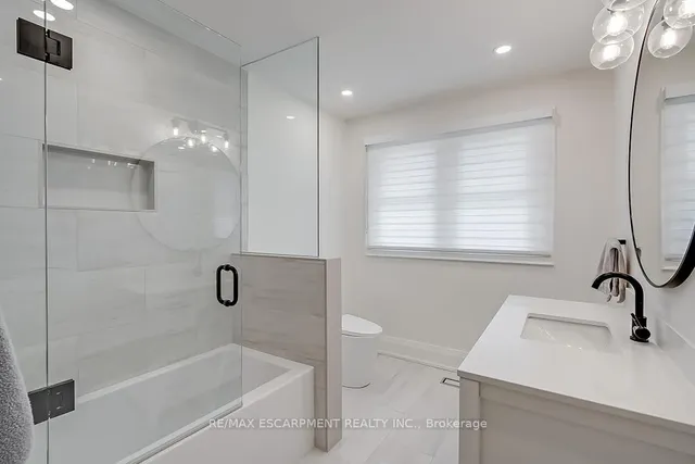 Additional property image - 564 Maplehill Dr