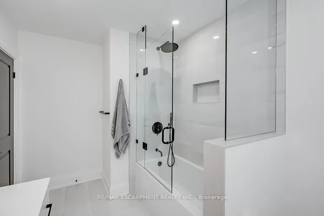 Additional property image - 564 Maplehill Dr