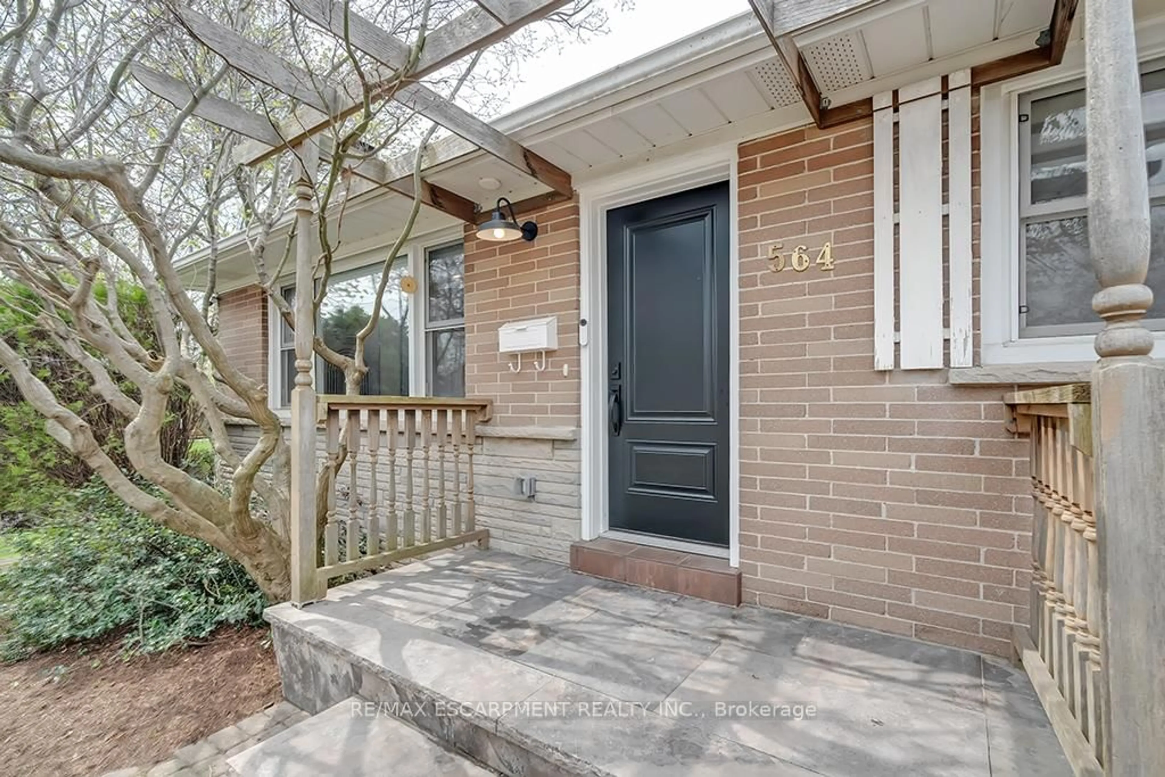 Home with brick exterior material, street for 564 Maplehill Dr, Burlington Ontario L7N 2W3
