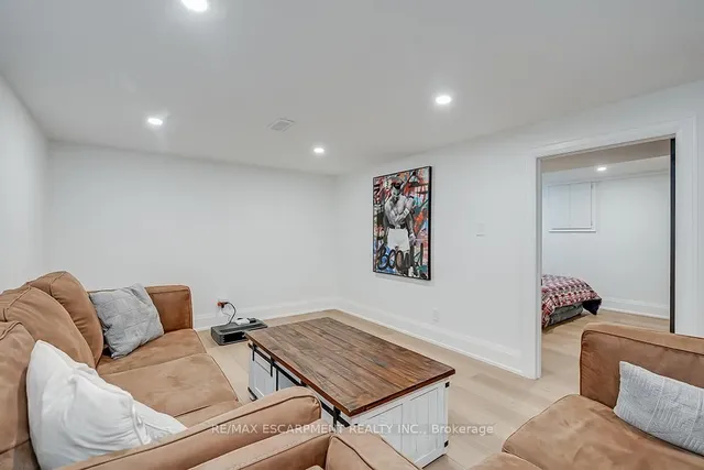 Additional property image - 564 Maplehill Dr