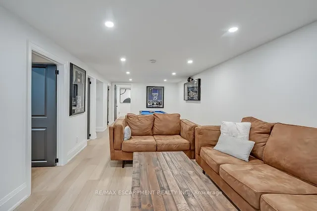 Additional property image - 564 Maplehill Dr