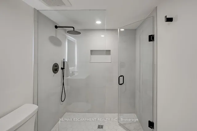 Additional property image - 564 Maplehill Dr