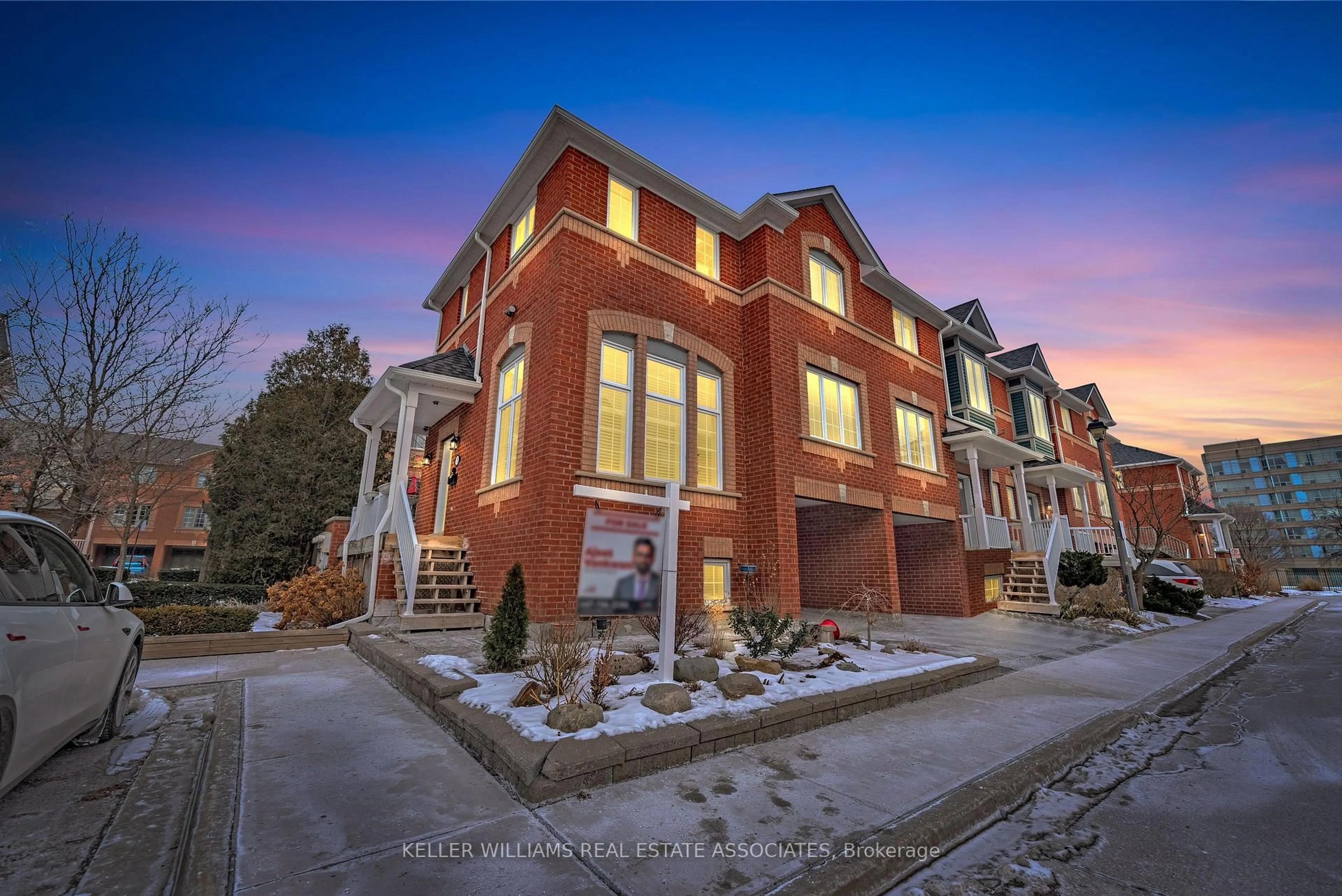 Home with brick exterior material, street for 5031 East Mill Rd #1, Mississauga Ontario L5V 2M5