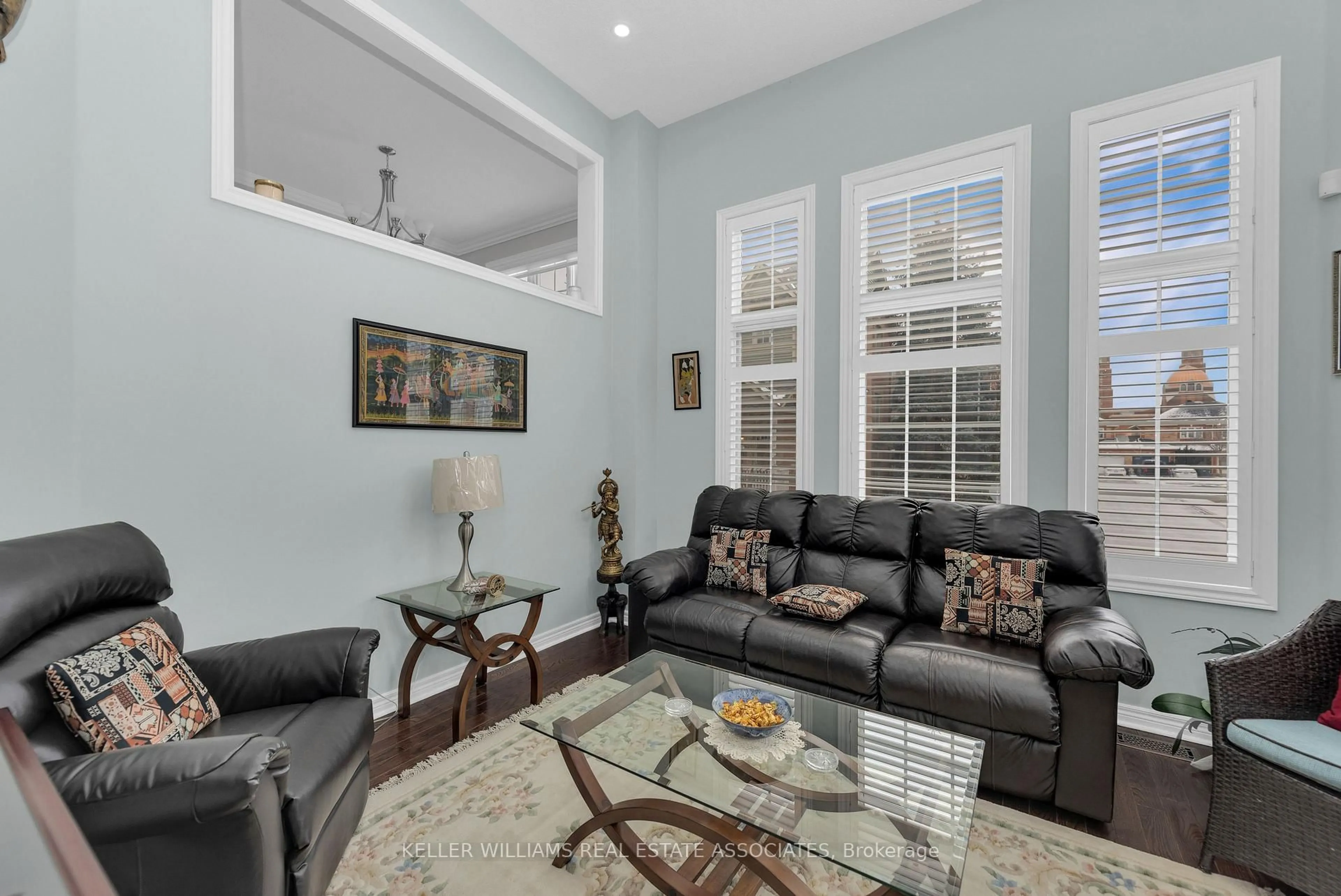 Living room with furniture, unknown for 5031 East Mill Rd #1, Mississauga Ontario L5V 2M5