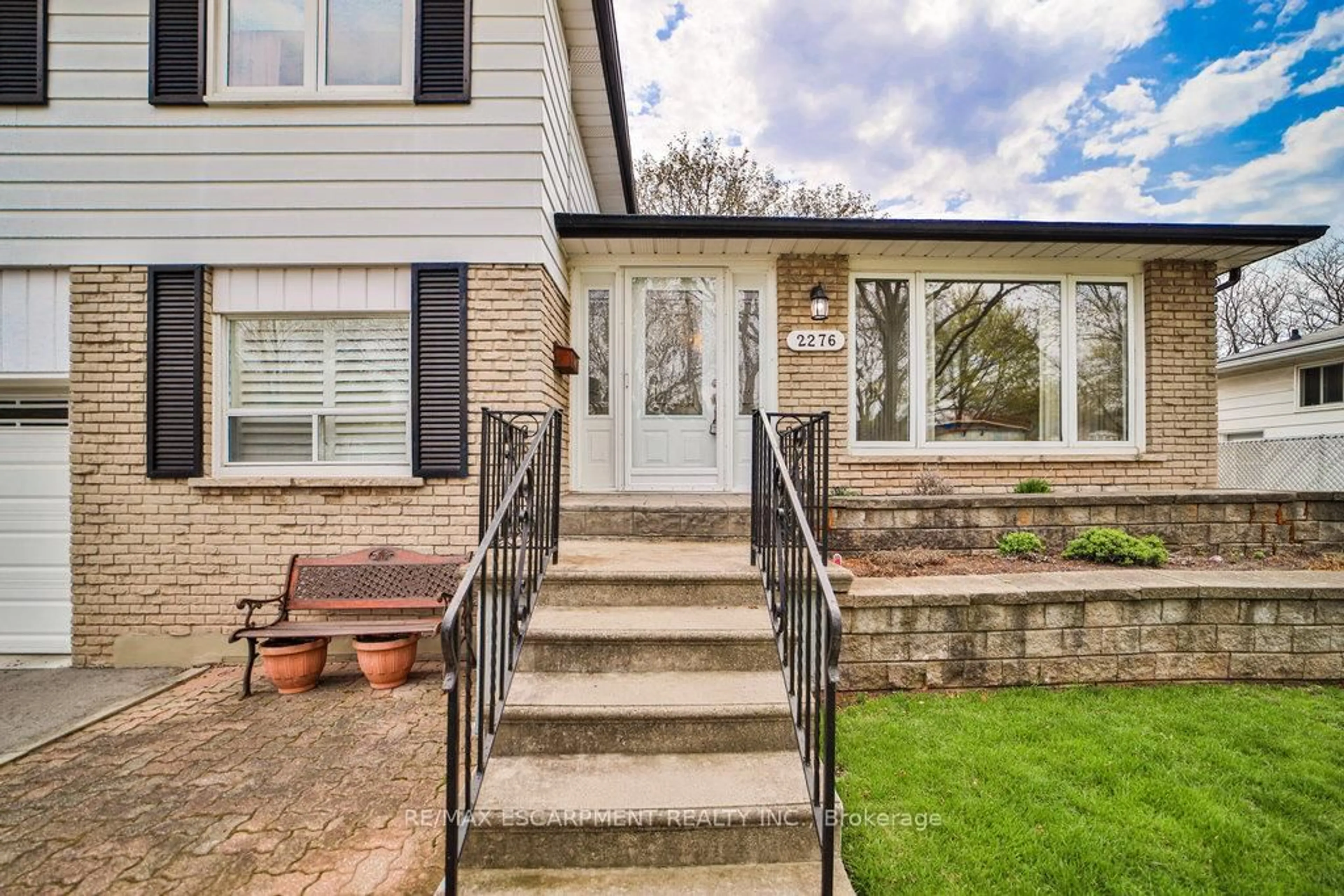 Home with brick exterior material, street for 2276 WYANDOTTE Dr, Oakville Ontario L6L 2T5