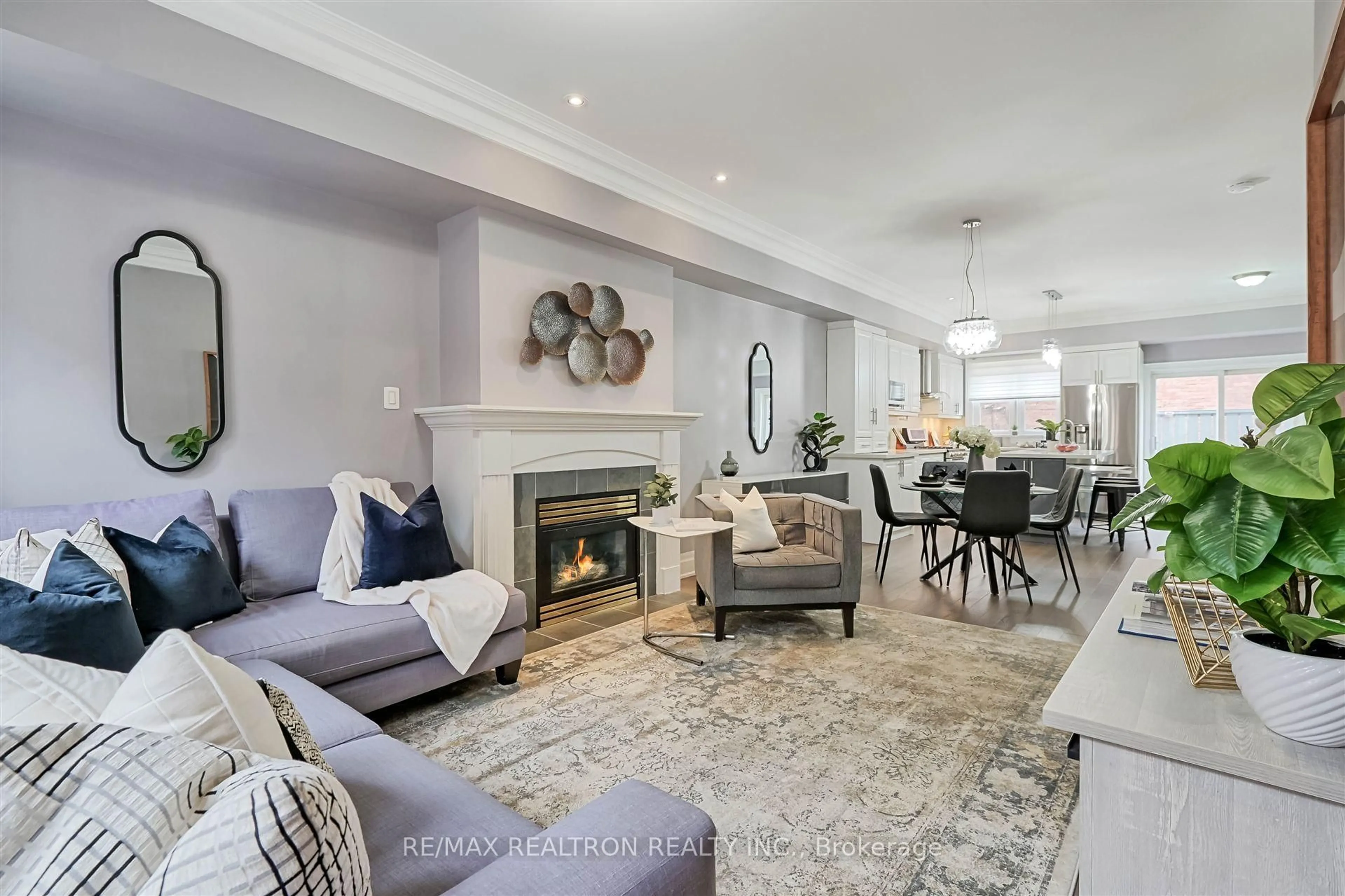 Living room with furniture, unknown for 4 Archgate Lane, Toronto Ontario M6E 5B1