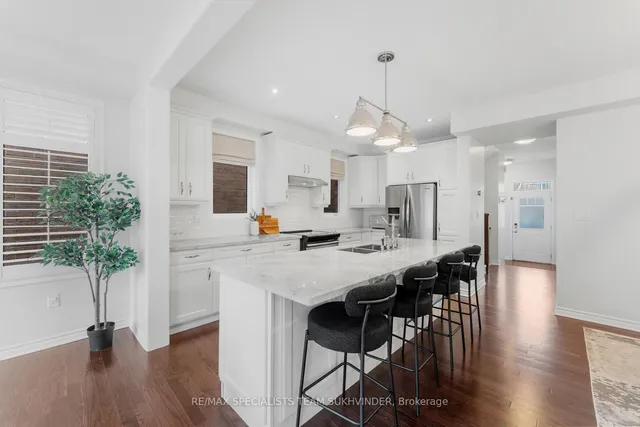 Additional property image - 604 Langholm St