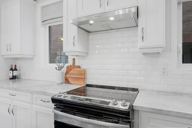 Additional property image - 604 Langholm St