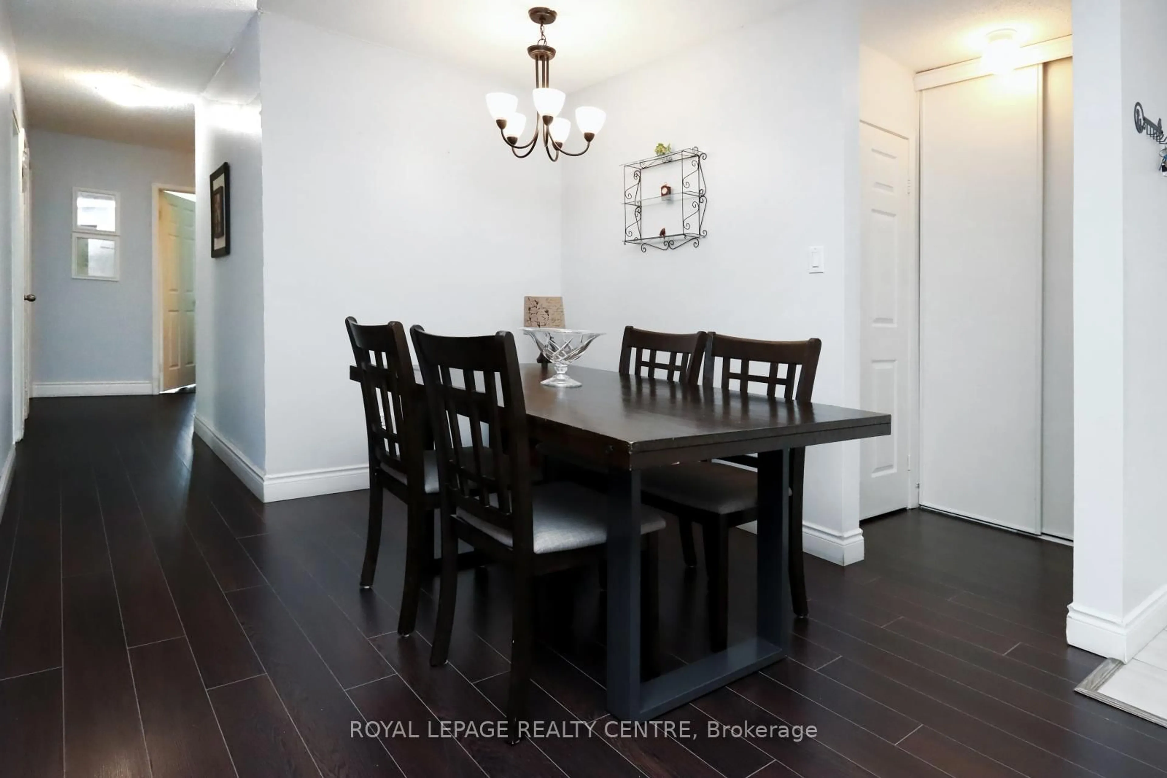 Dining room, wood/laminate floor for 2866 Battleford Rd #11C, Mississauga Ontario L5N 3L3