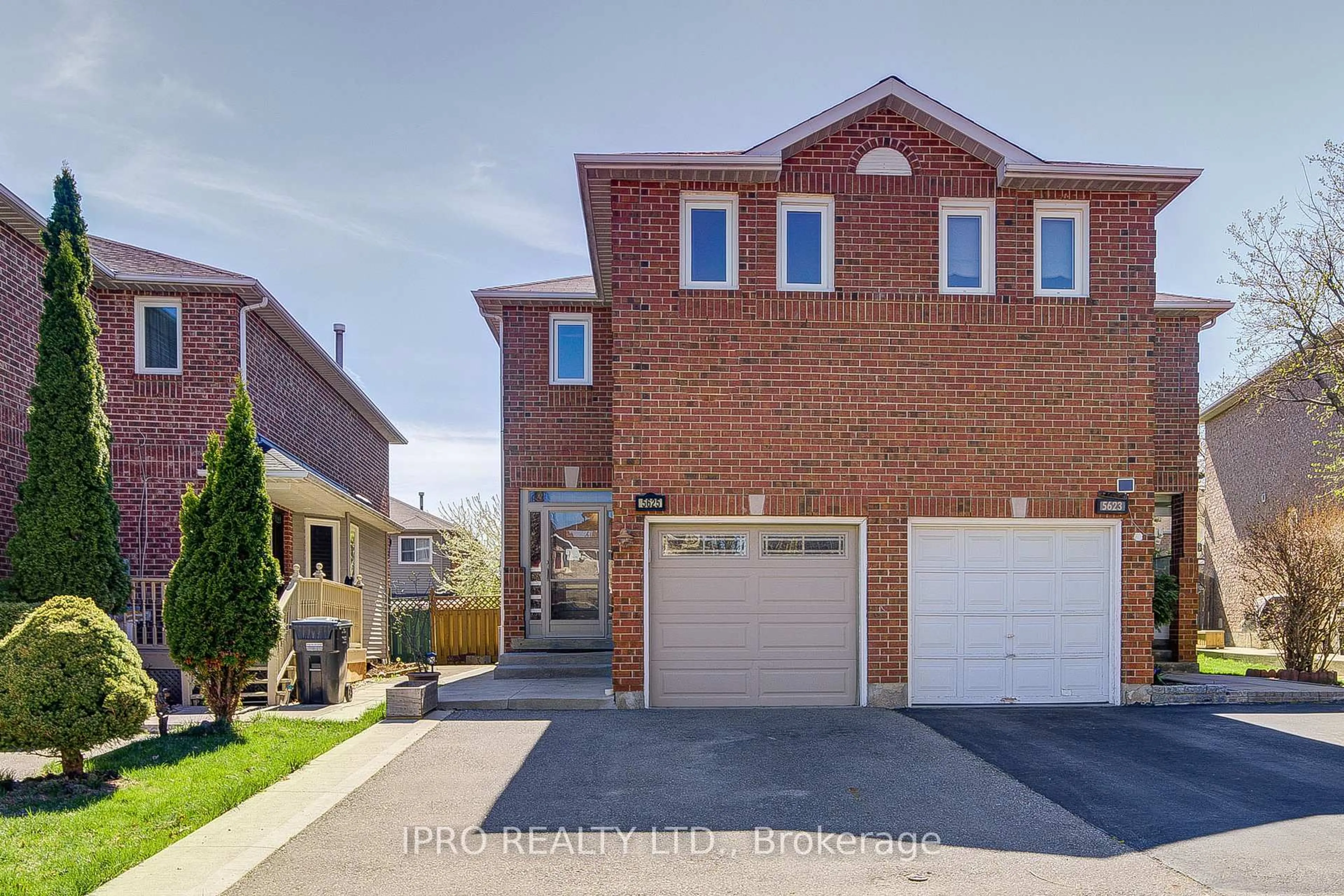 Home with brick exterior material, street for 5625 Whistler Cres, Mississauga Ontario L4Z 3R6