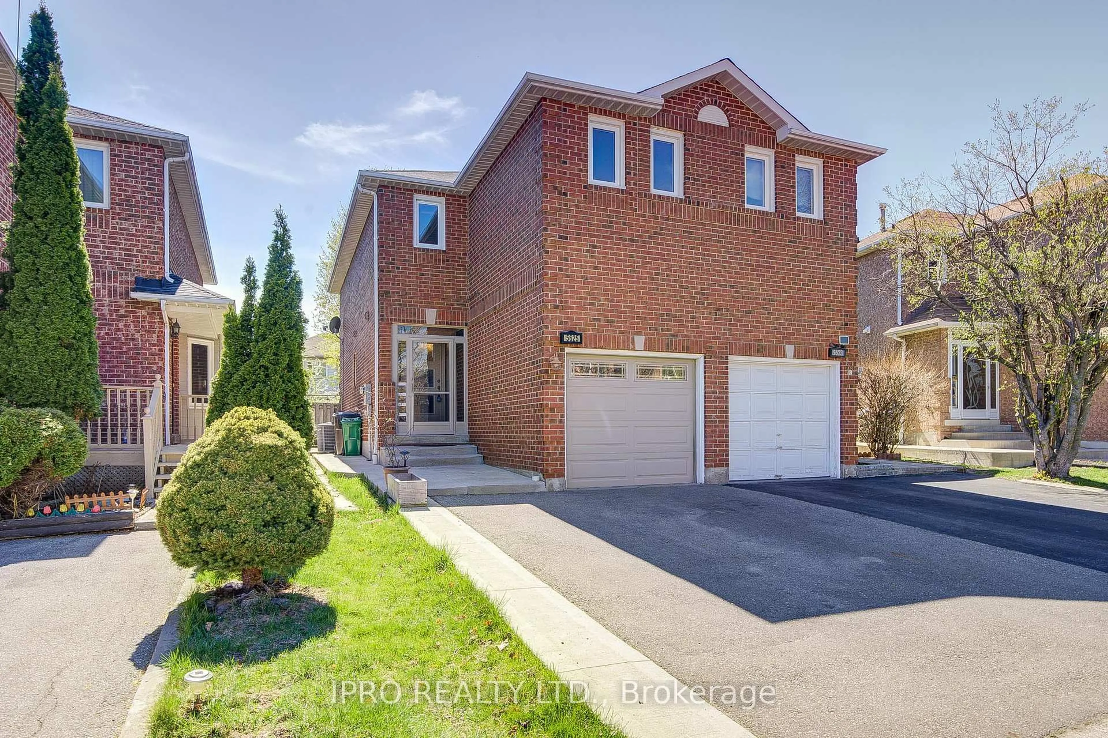 Home with brick exterior material, street for 5625 Whistler Cres, Mississauga Ontario L4Z 3R6