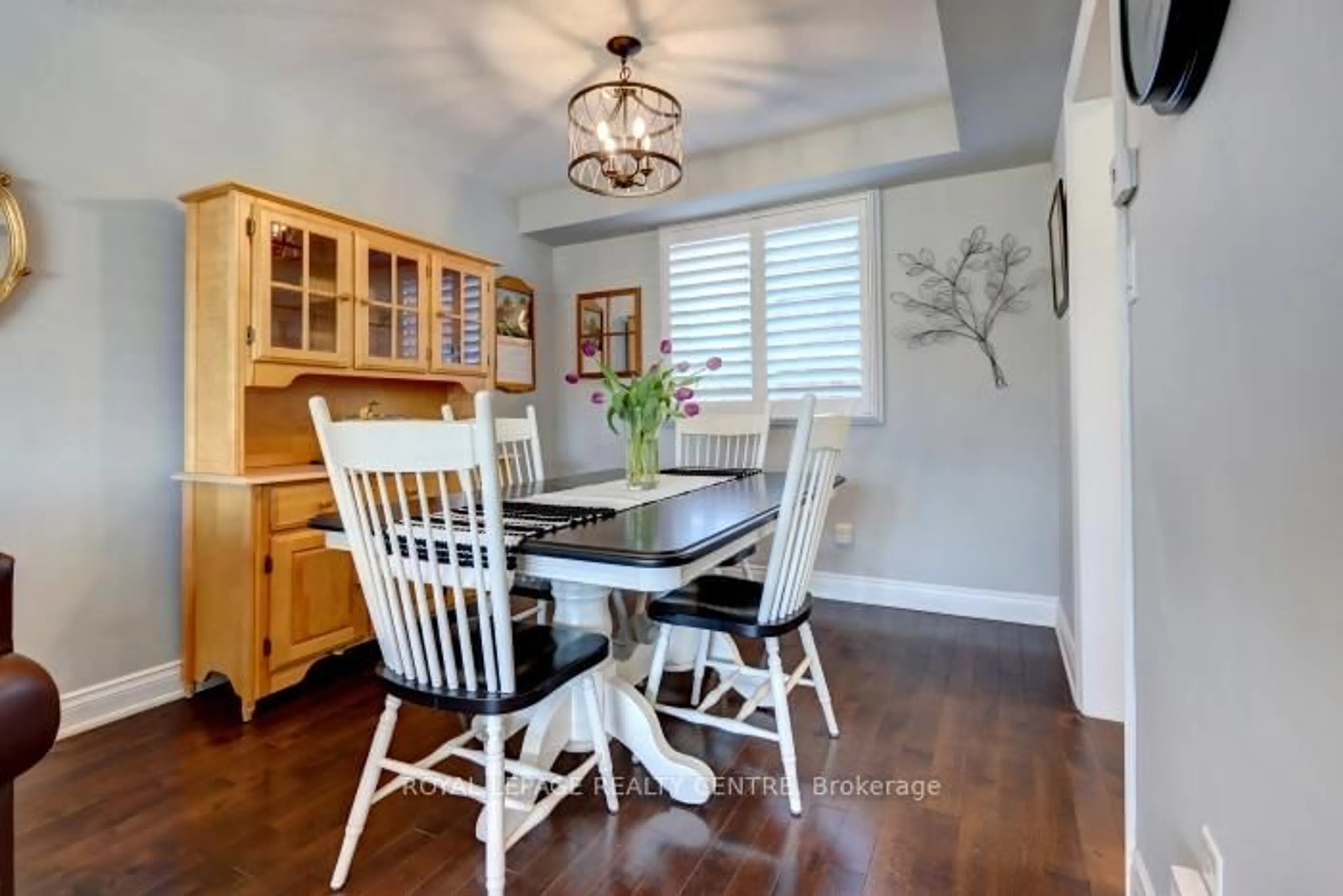 Dining room, unknown for 906 Cabot Tr, Milton Ontario L9T 3Y4