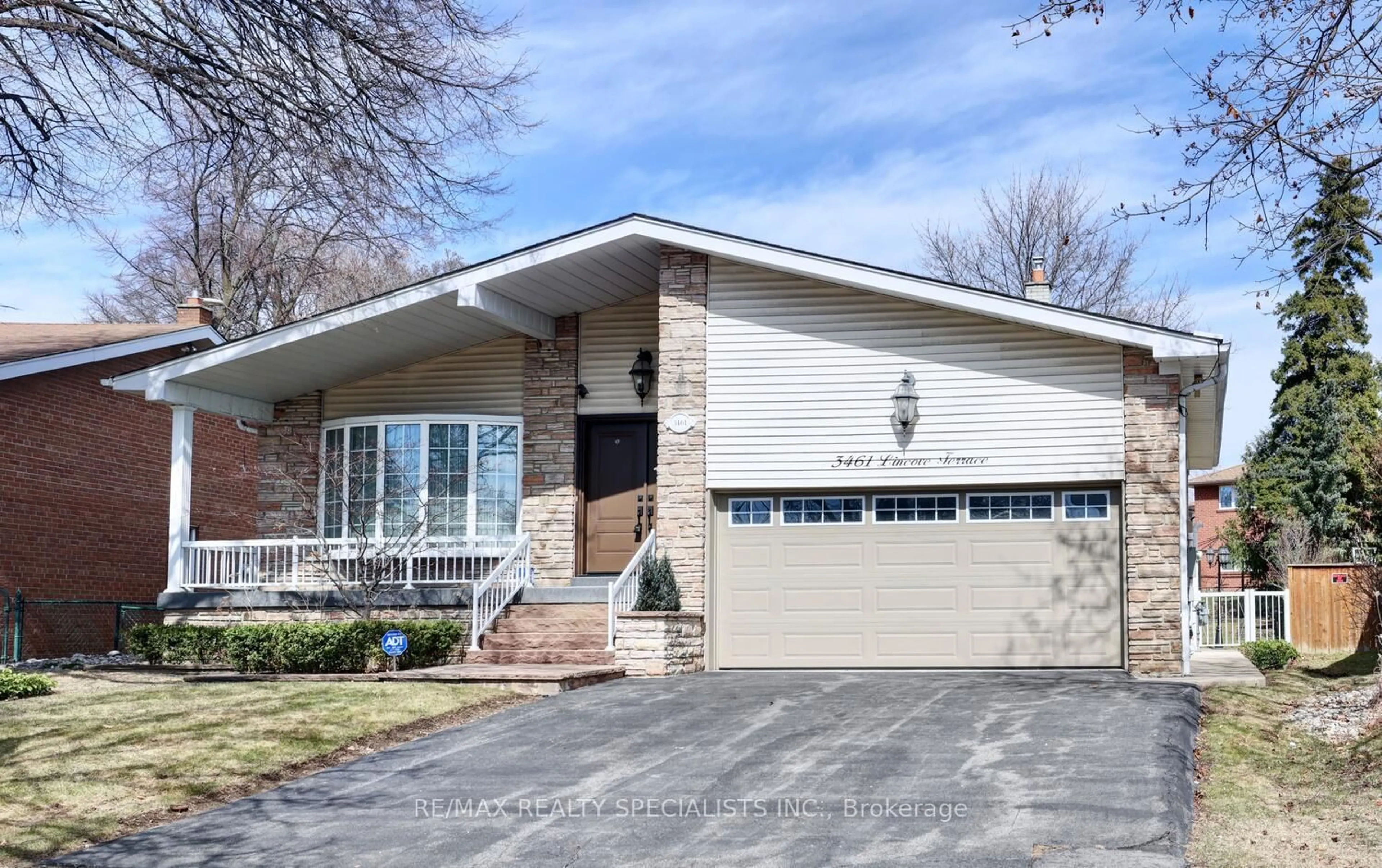 Home with brick exterior material, street for 3461 Lincove Terr, Mississauga Ontario L4Y 3N4