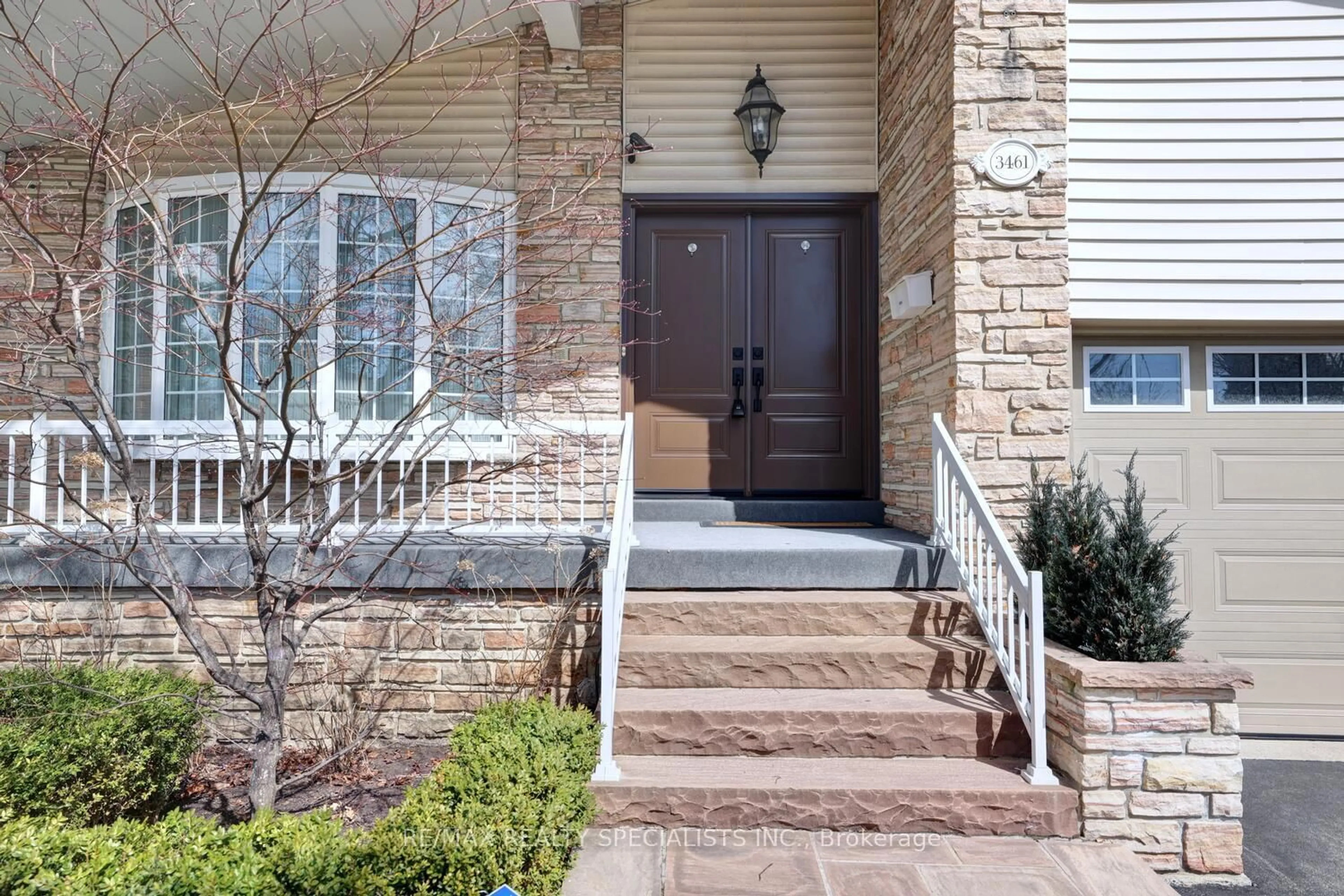Unknown for 3461 Lincove Terr, Mississauga Ontario L4Y 3N4