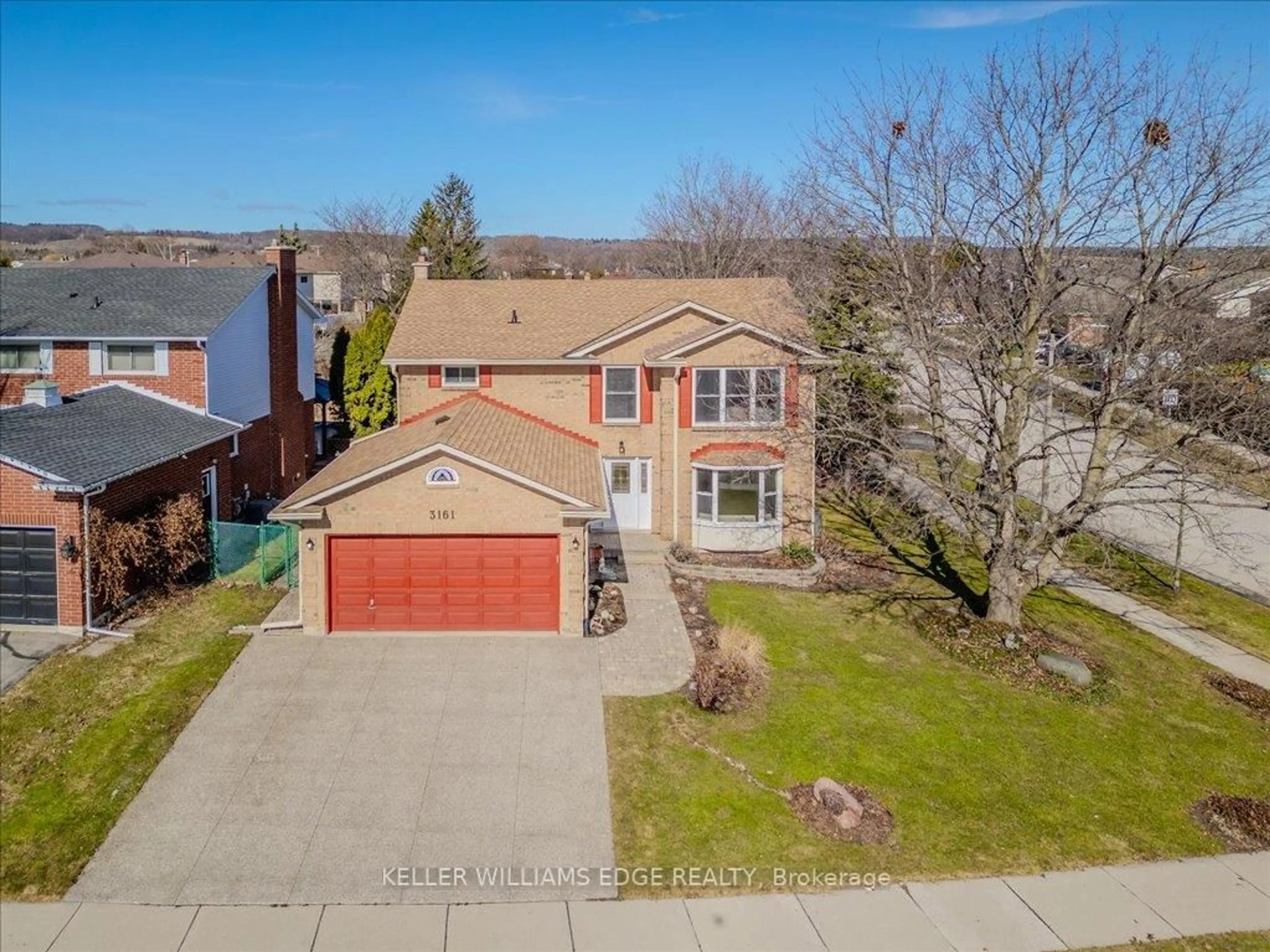 A pic from outside/outdoor area/front of a property/back of a property/a pic from drone, street for 3161 Longmeadow Rd, Burlington Ontario L7M 2X6