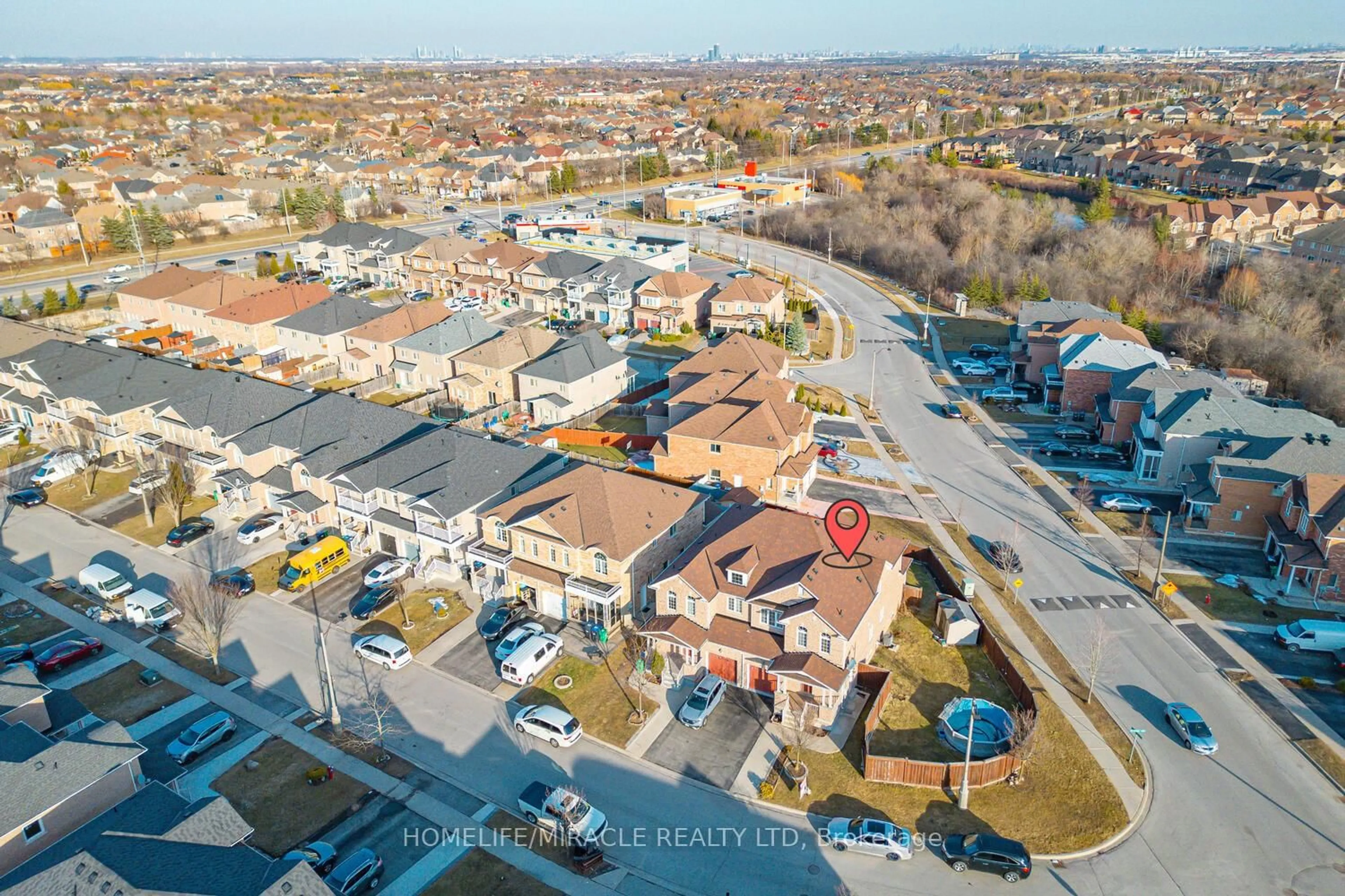 A pic from outside/outdoor area/front of a property/back of a property/a pic from drone, street for 1 Kettlewell Cres, Brampton Ontario L6R 0T3