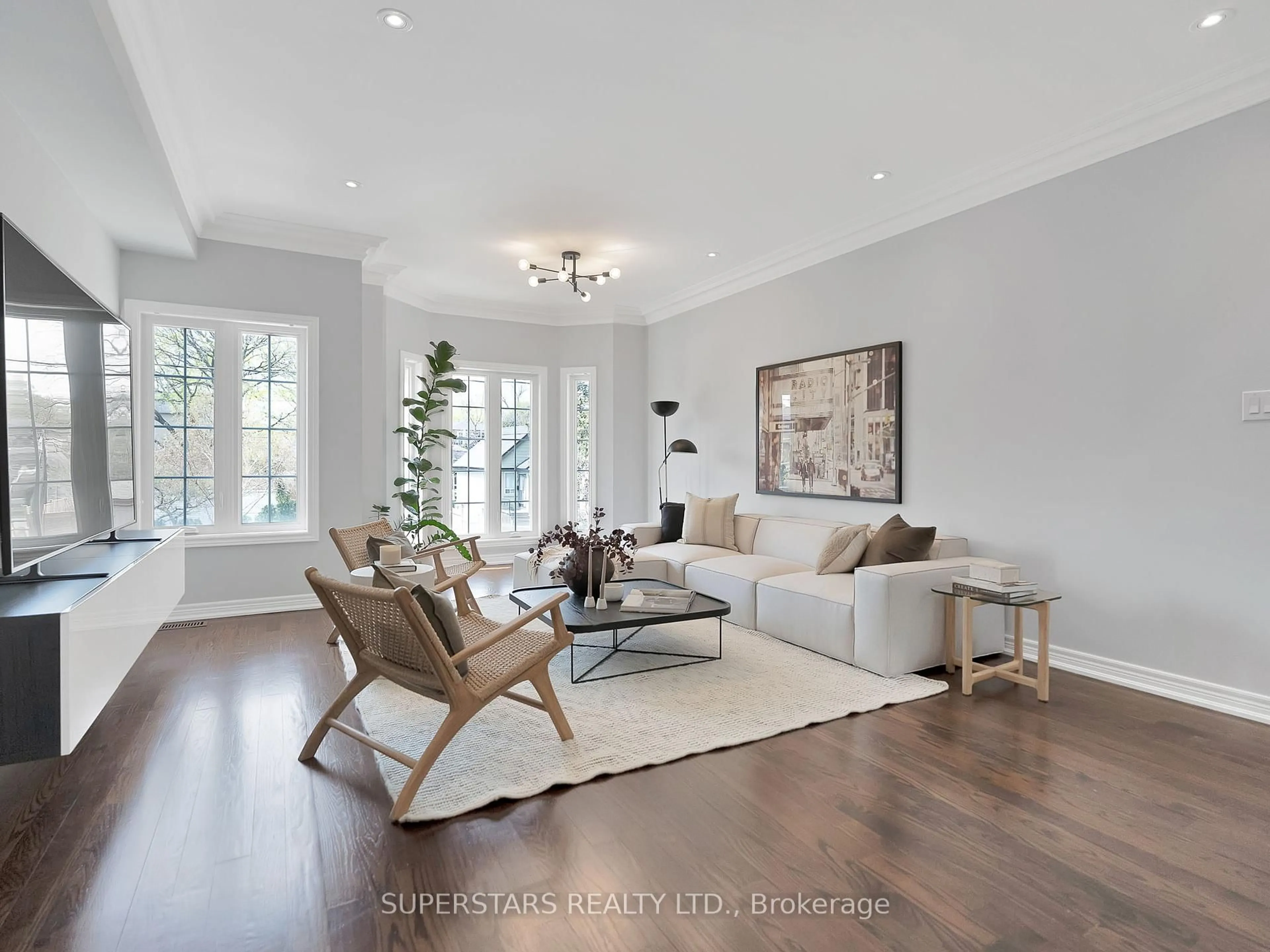 Living room with furniture, unknown for 1E Bowsprit Ave, Toronto Ontario M9P 2Y4