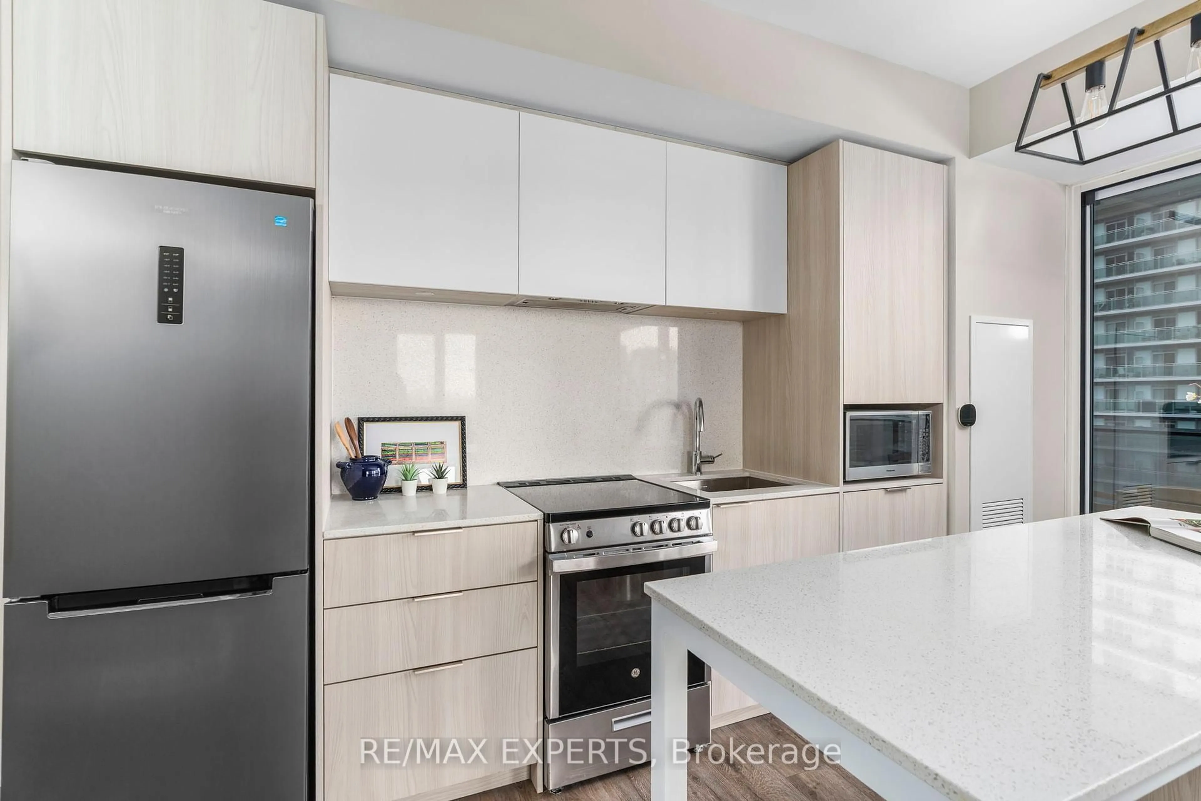 Standard kitchen, unknown for 70 Annie Craig Dr #1609, Toronto Ontario M8V 0G2